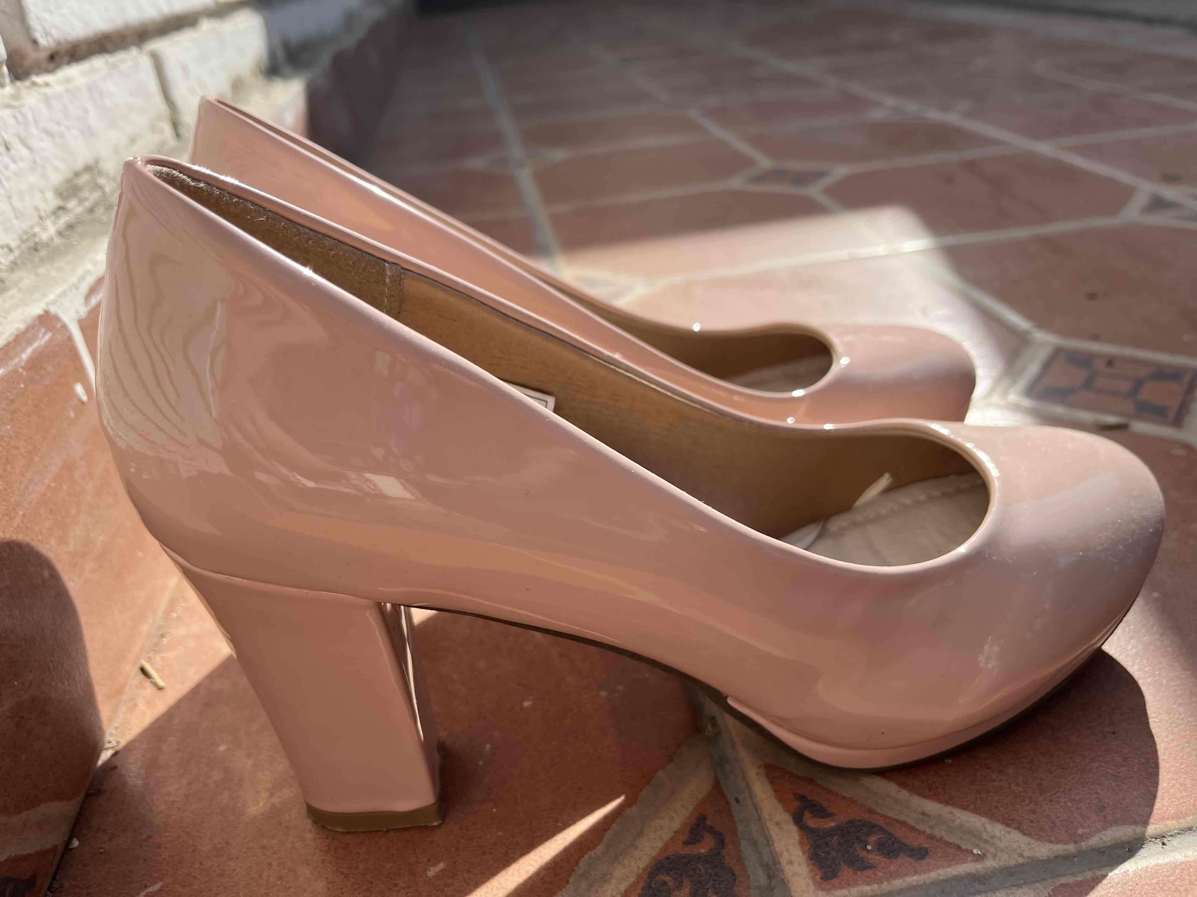 Zapatos de tacón color nude - miniatura 1