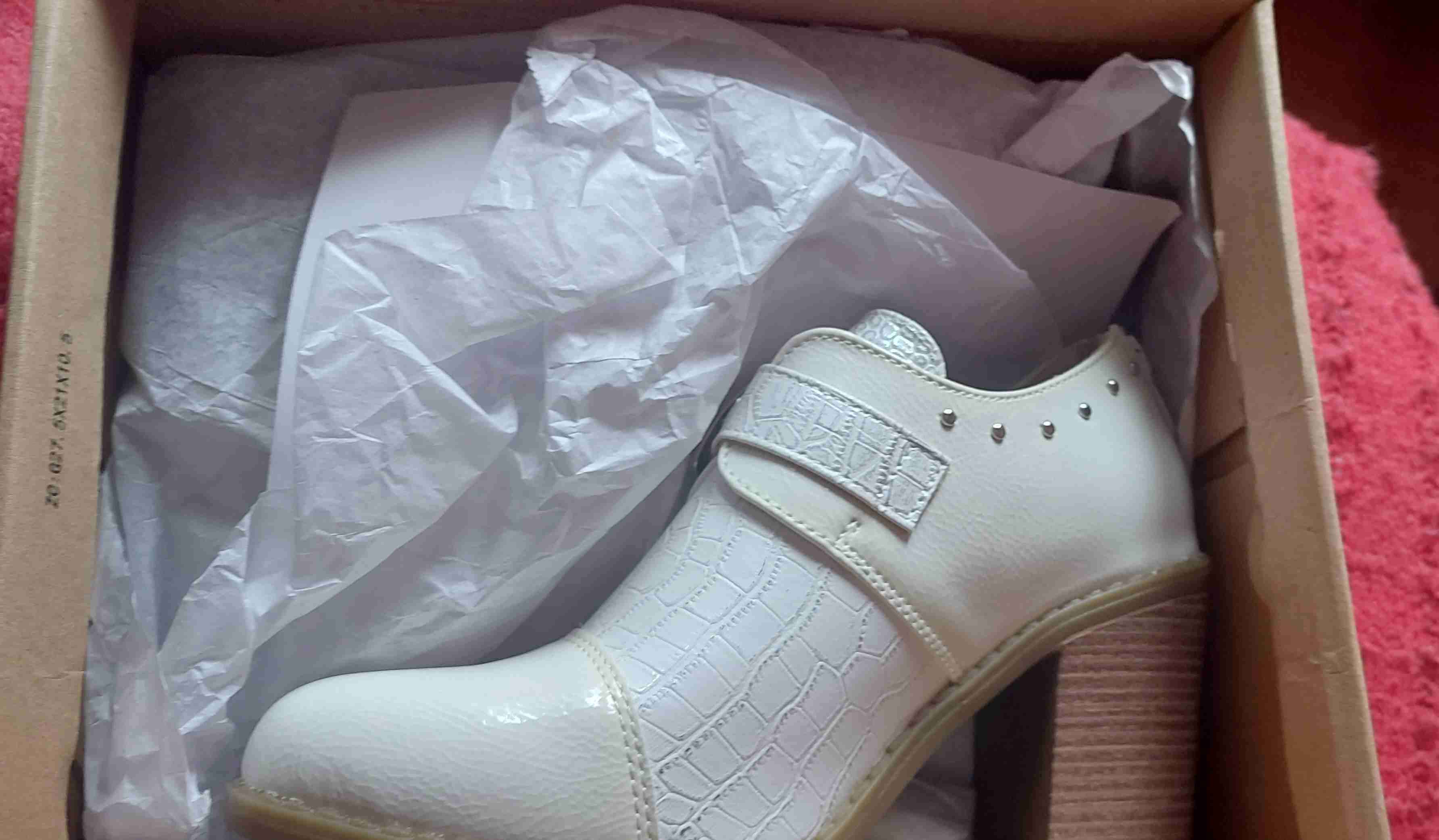 Botines blancos con tacón - miniatura 2