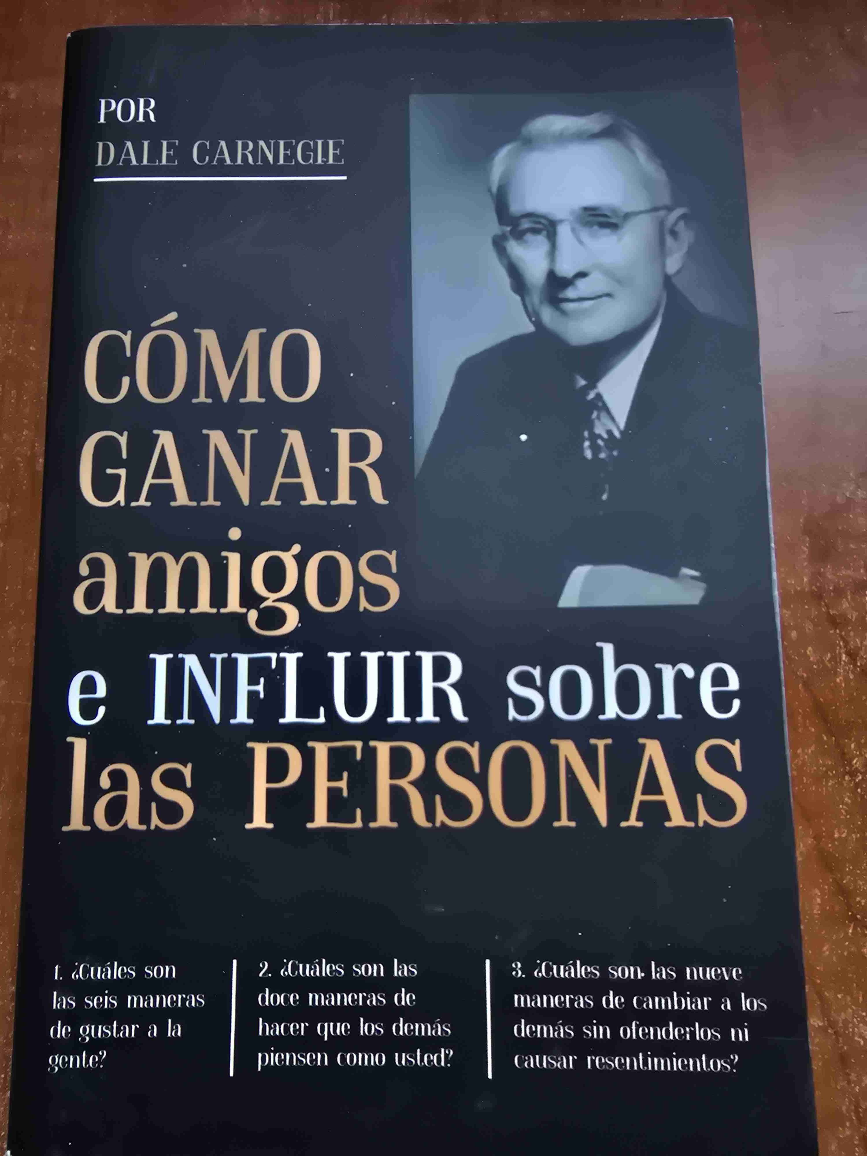 Libro 'Cómo ganar amigos' - miniatura 1