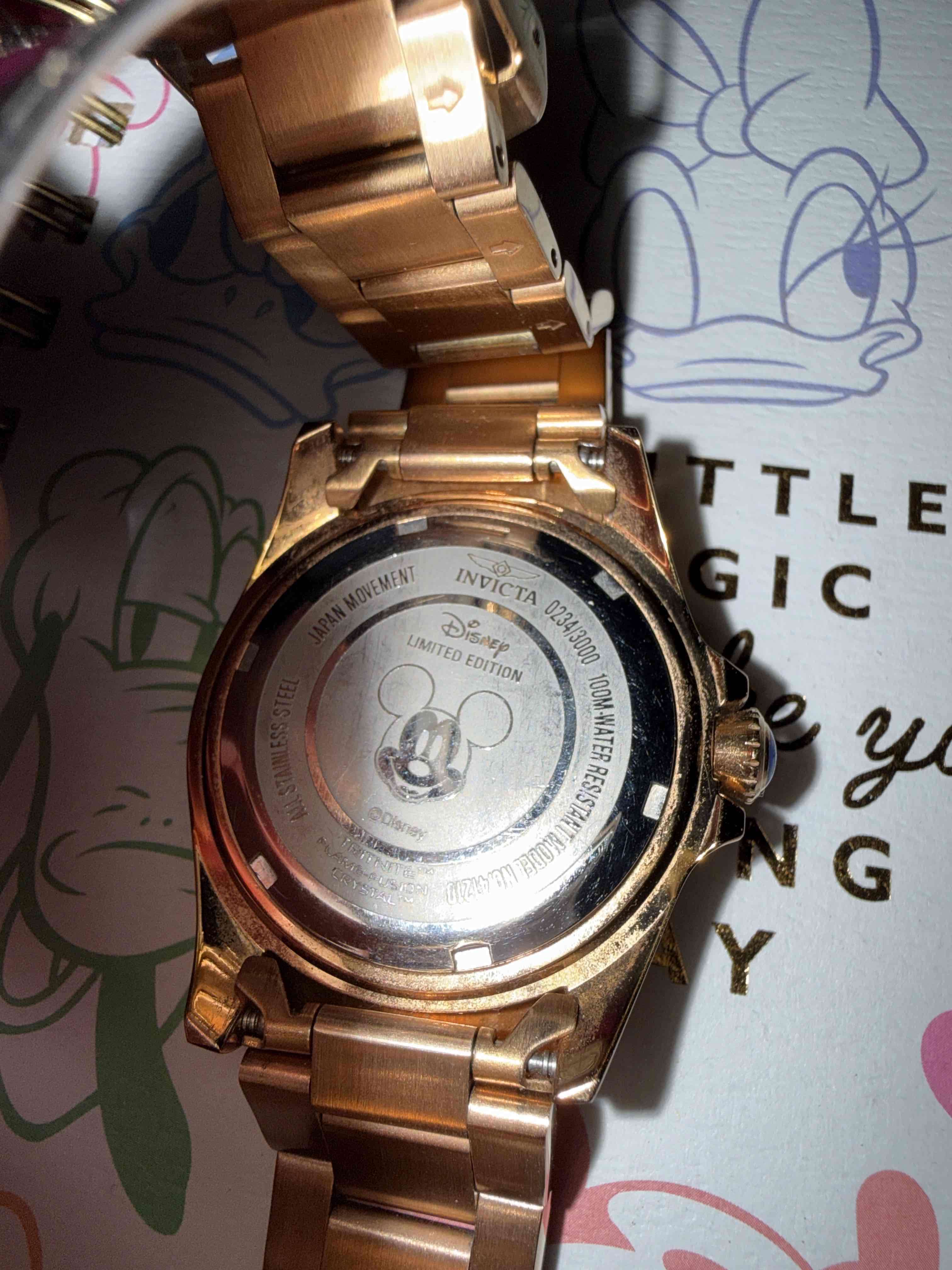 Reloj dorado de pulsera - miniatura 3