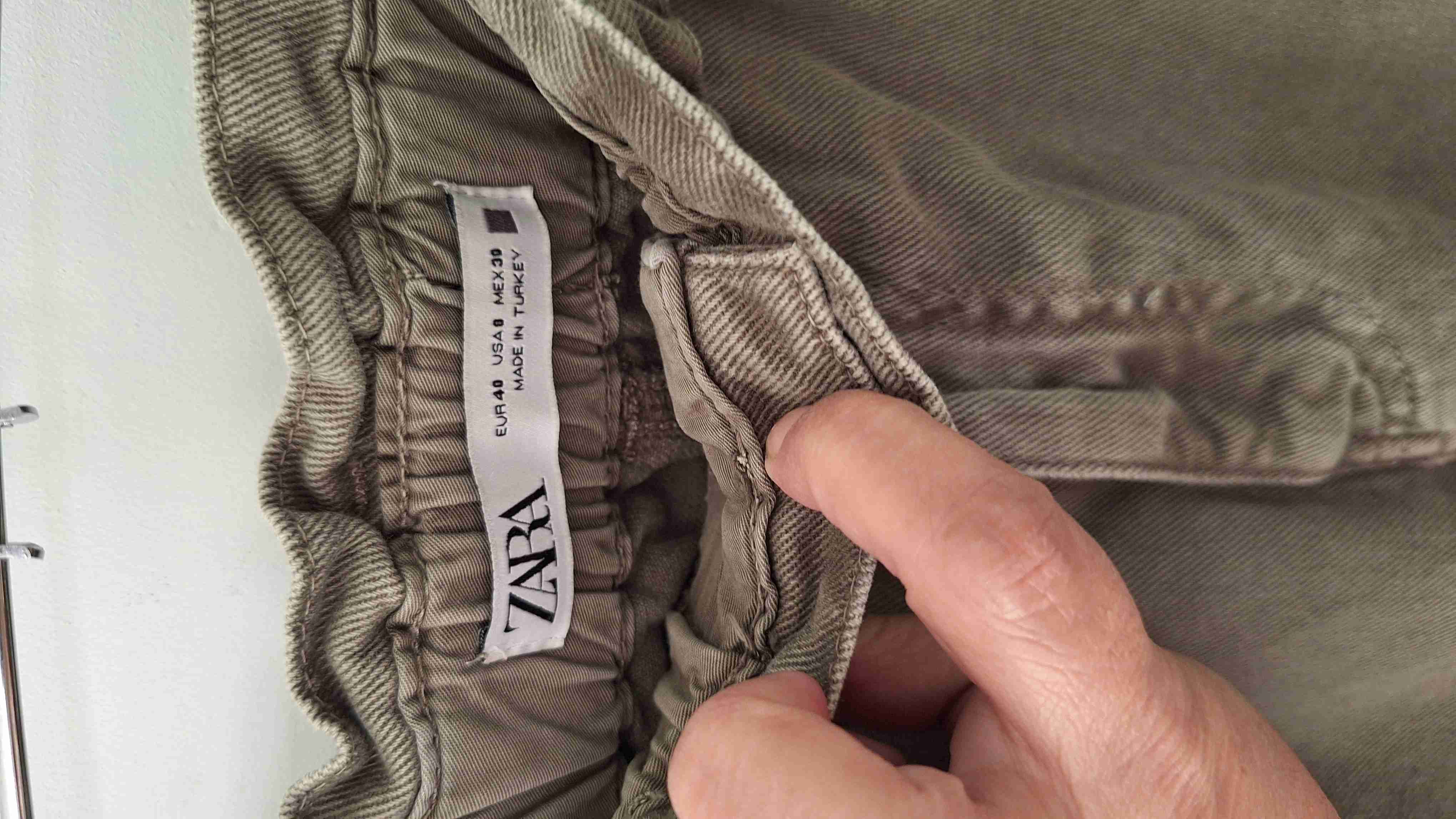 Pantalones cargo caqui Zara - miniatura 4