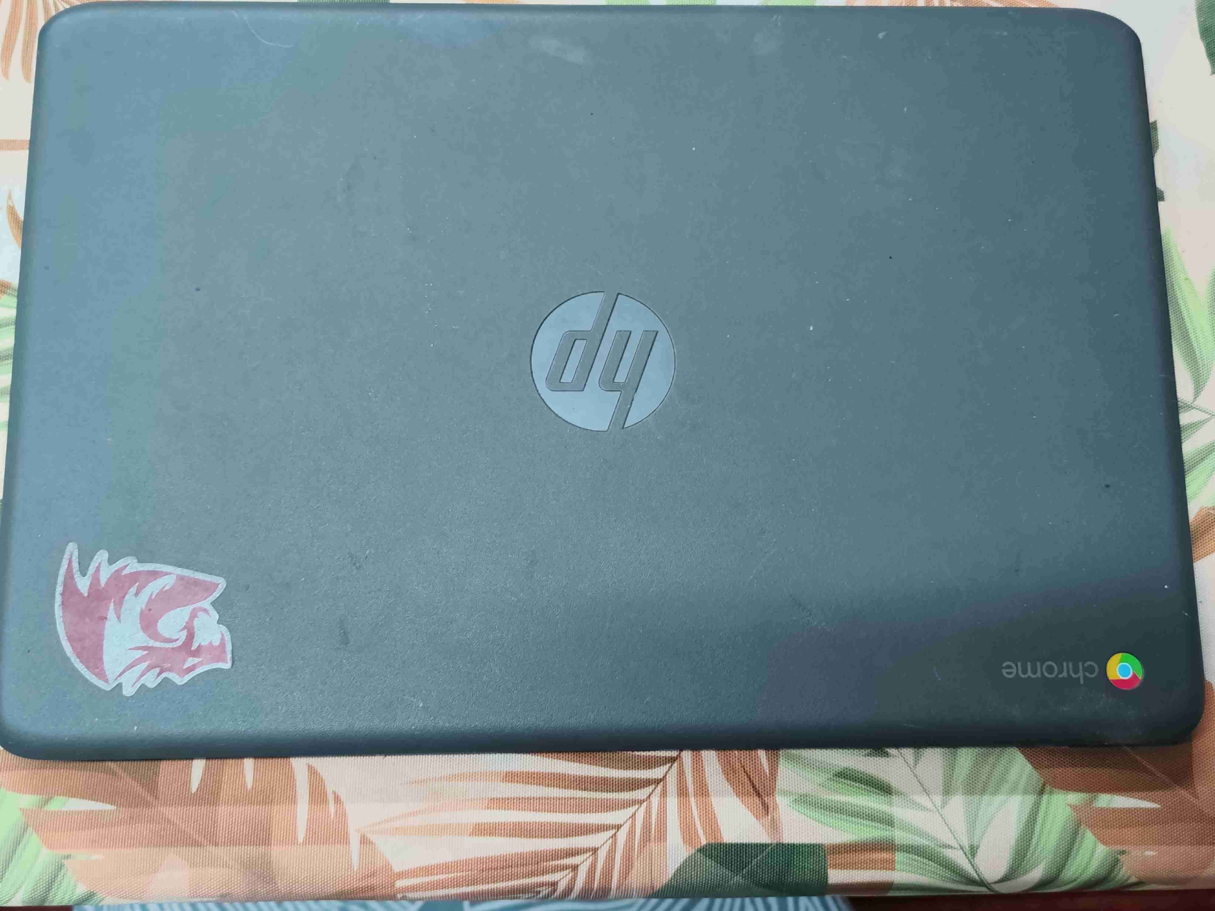 HP Chromebook con adhesivo - miniatura 1