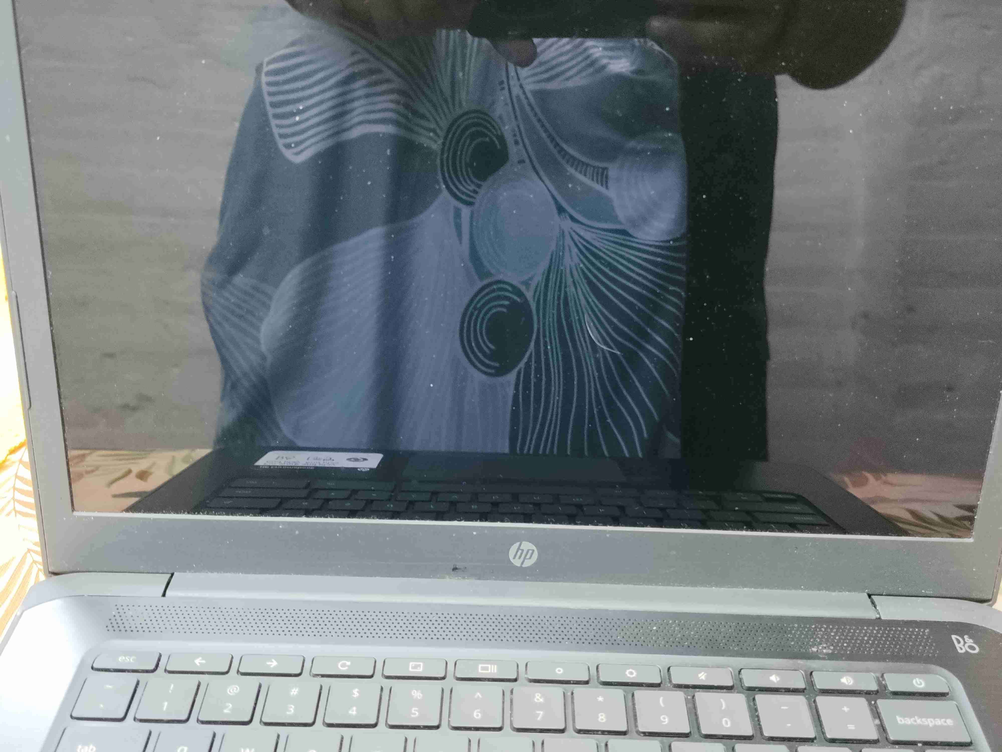 HP Chromebook con adhesivo - miniatura 3