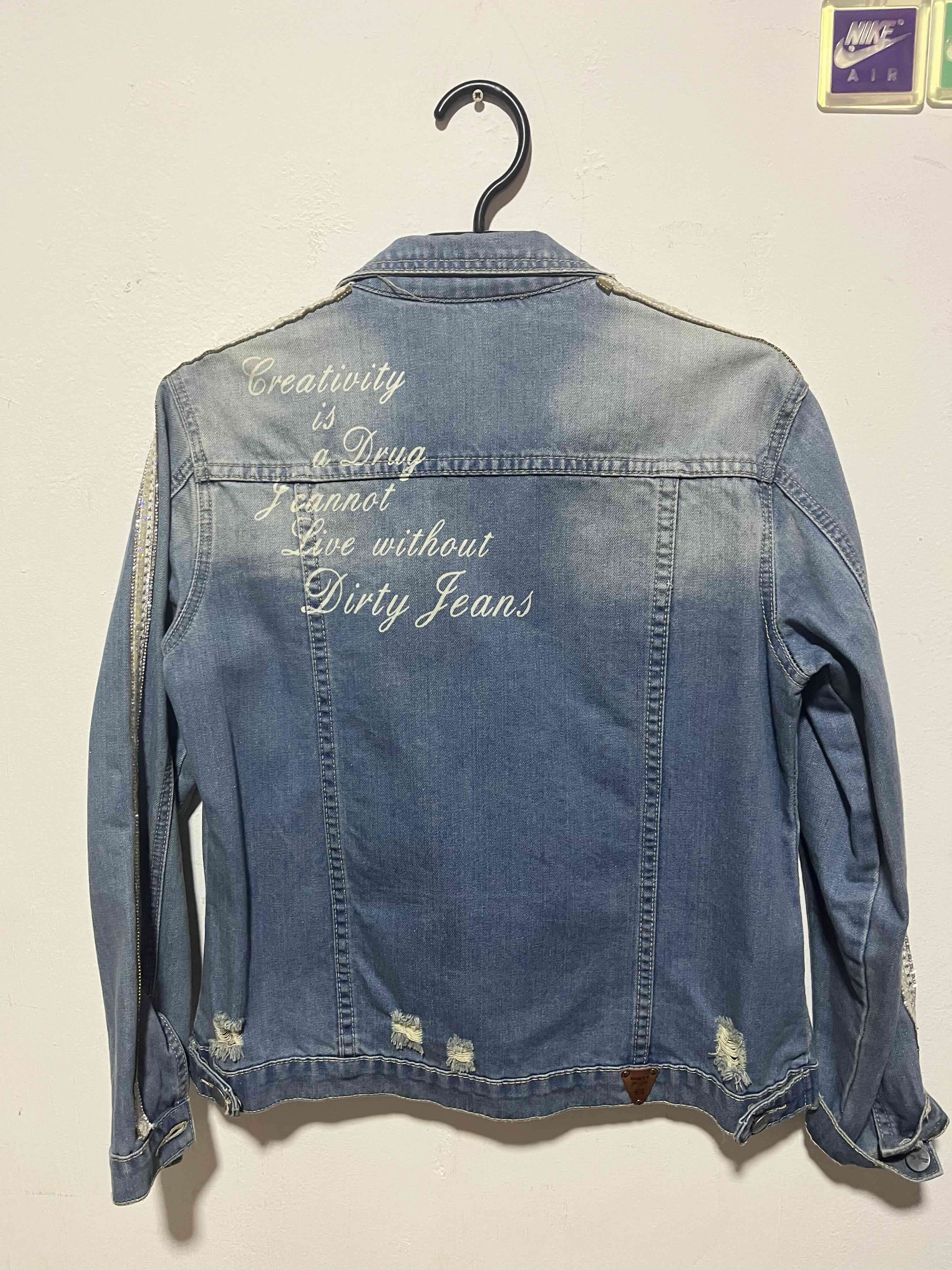 Chaqueta de mezclilla azul desgastada - miniatura 2