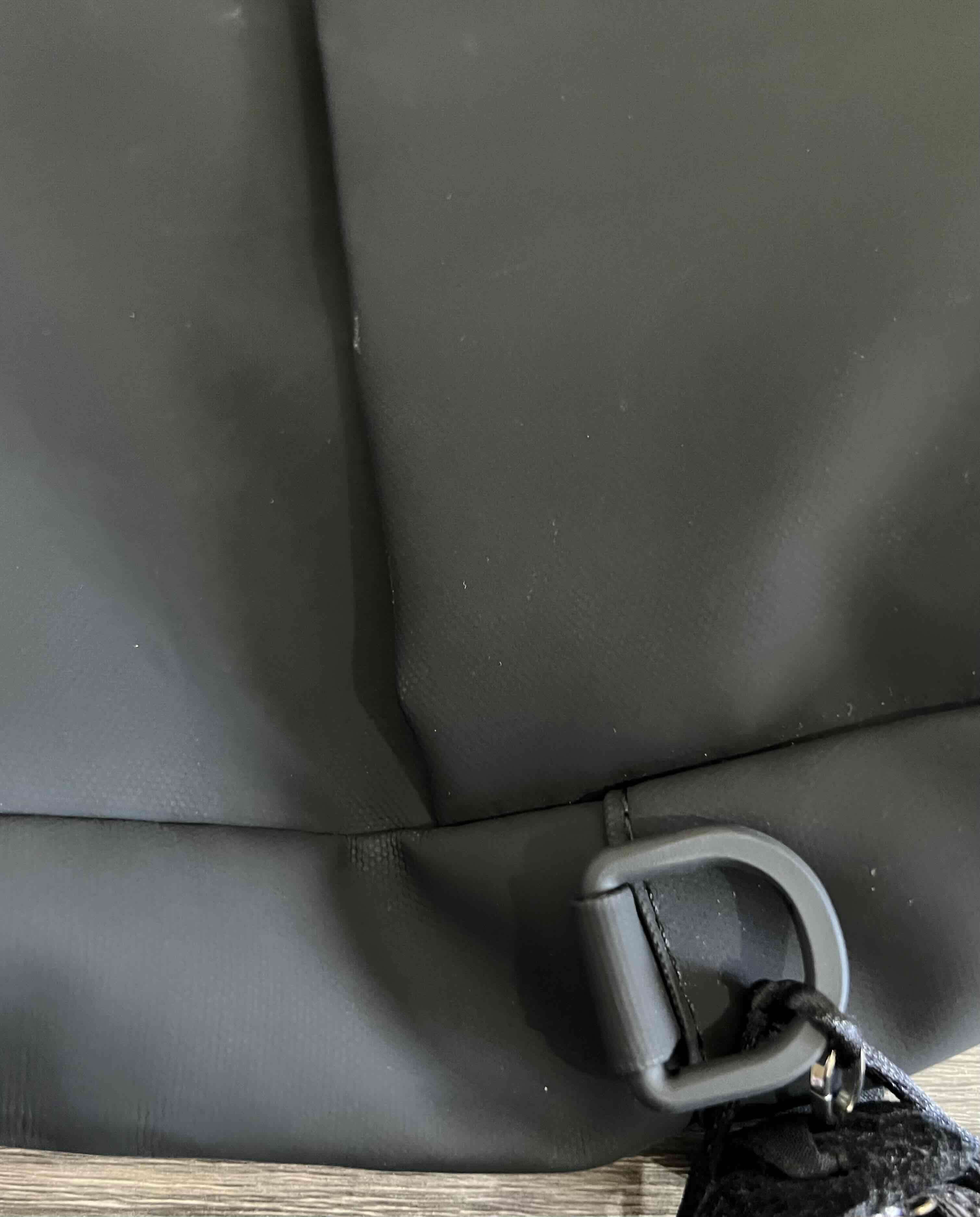 Bolso de hombro negro con cintas decorativas - miniatura 3