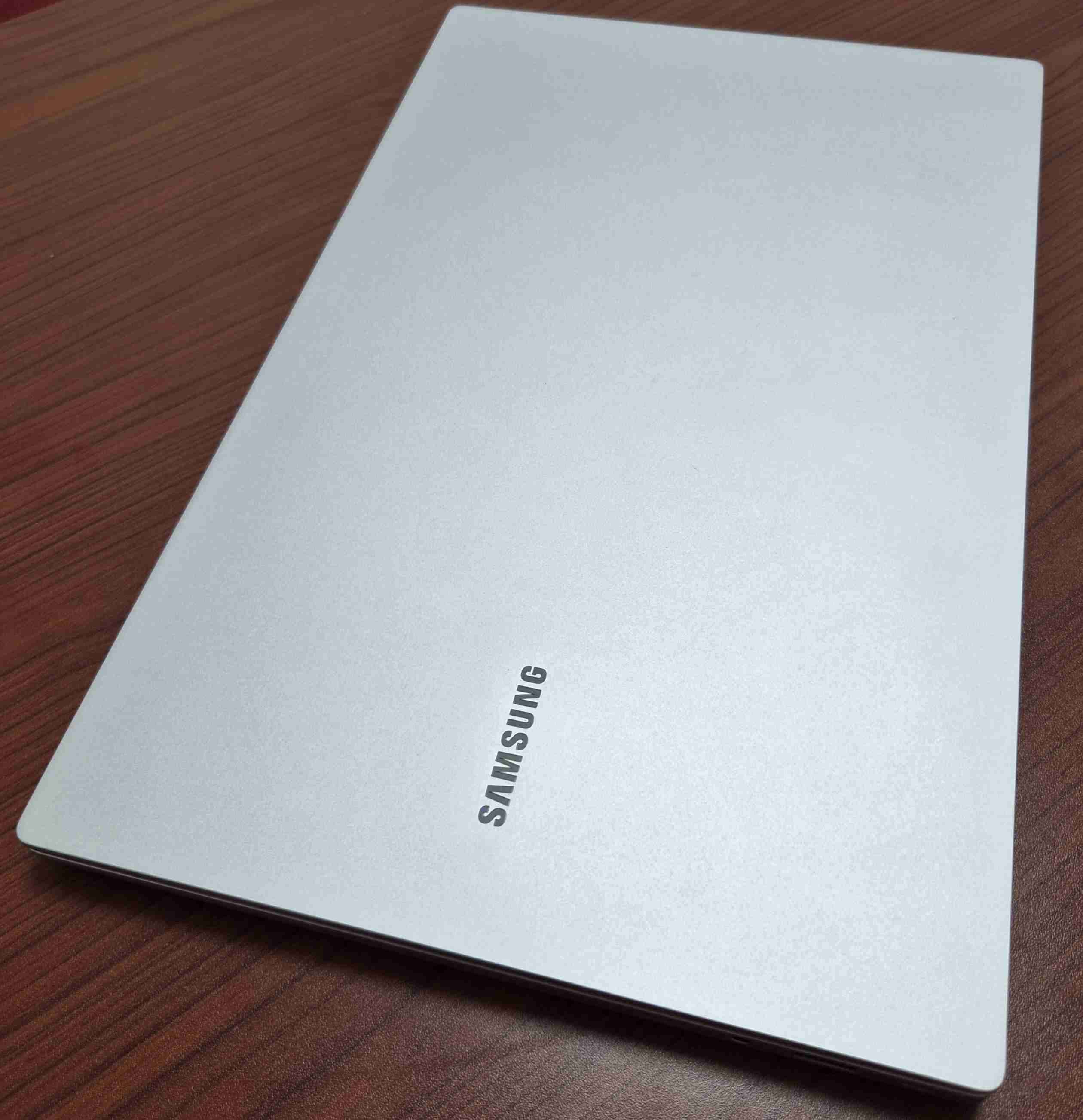 Notebook Galaxy Book 4 15.6"/i7/8GB/512GB - miniatura 1