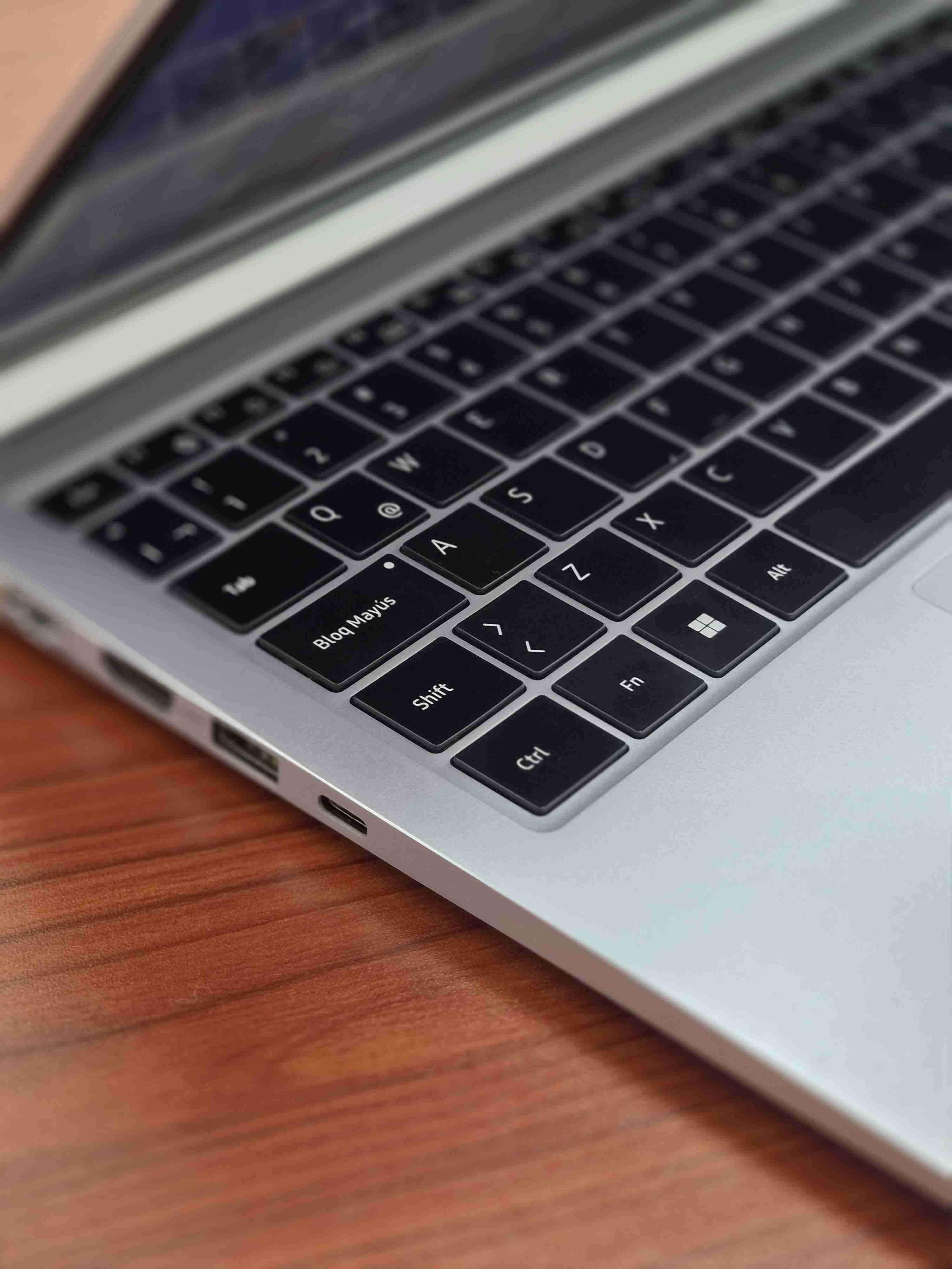 Notebook Galaxy Book 4 15.6"/i7/8GB/512GB - miniatura 4