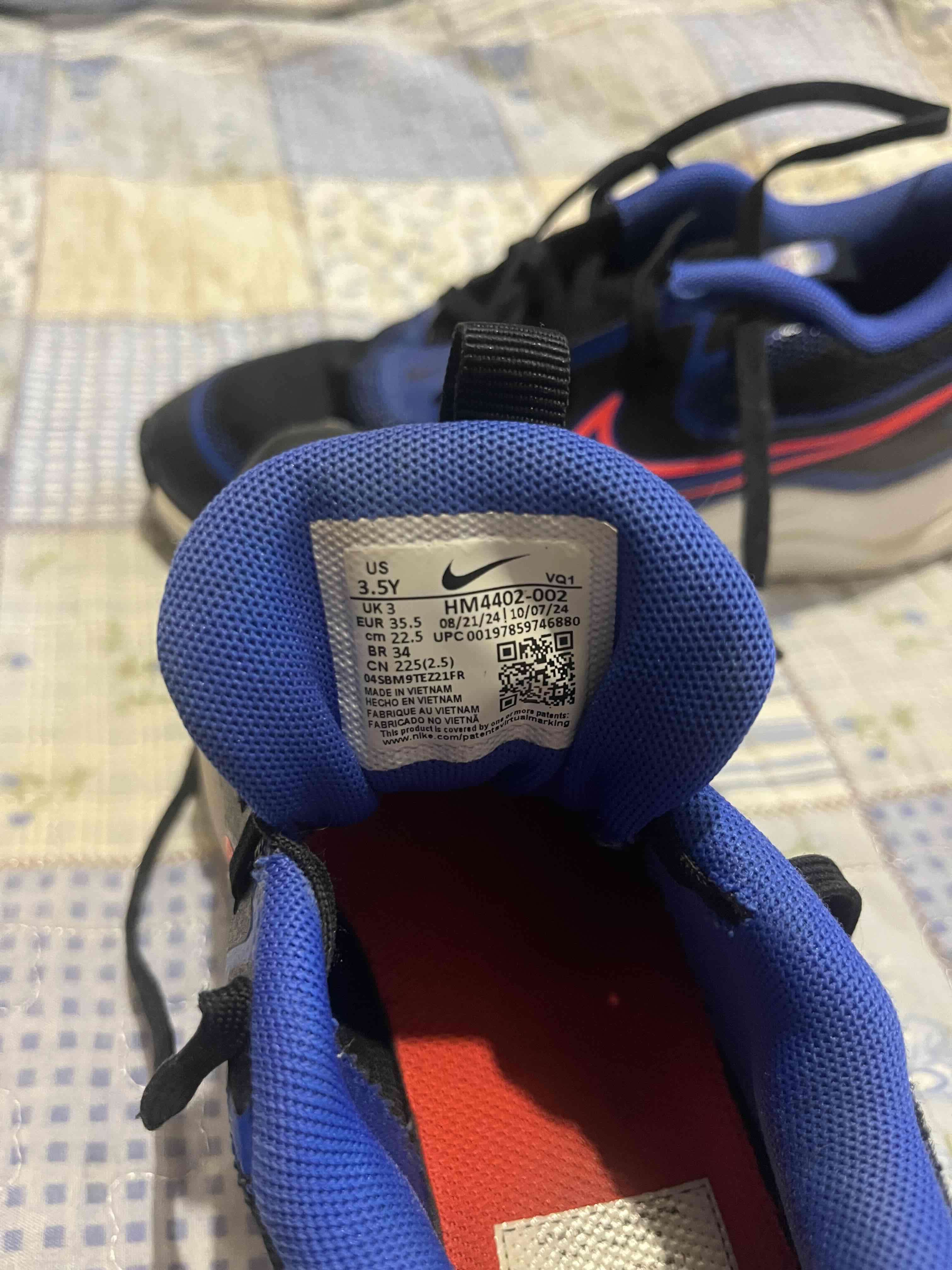 Zapatillas deportivas negras y azules - miniatura 2