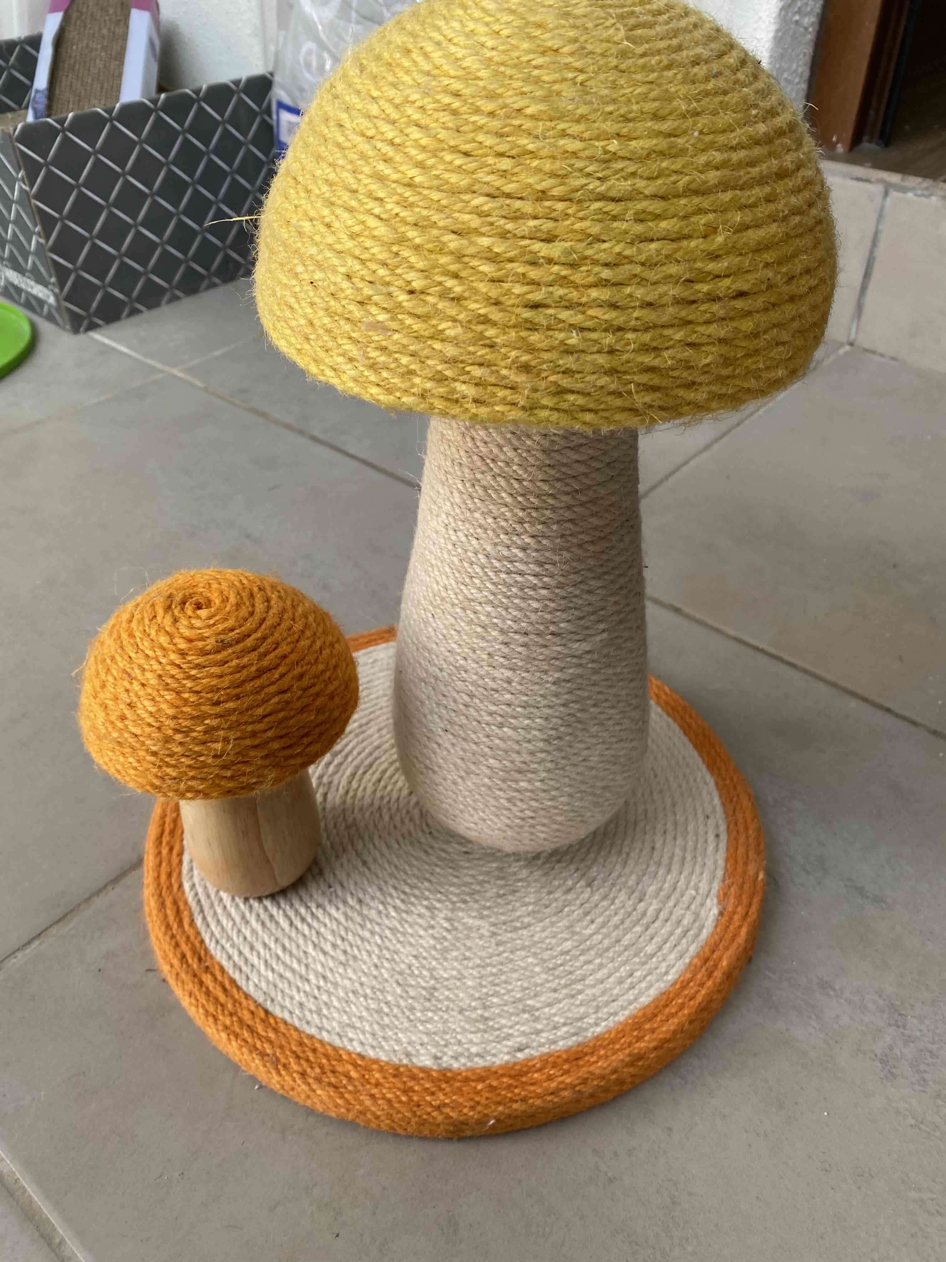 Rascador de gato con forma de seta - miniatura 2