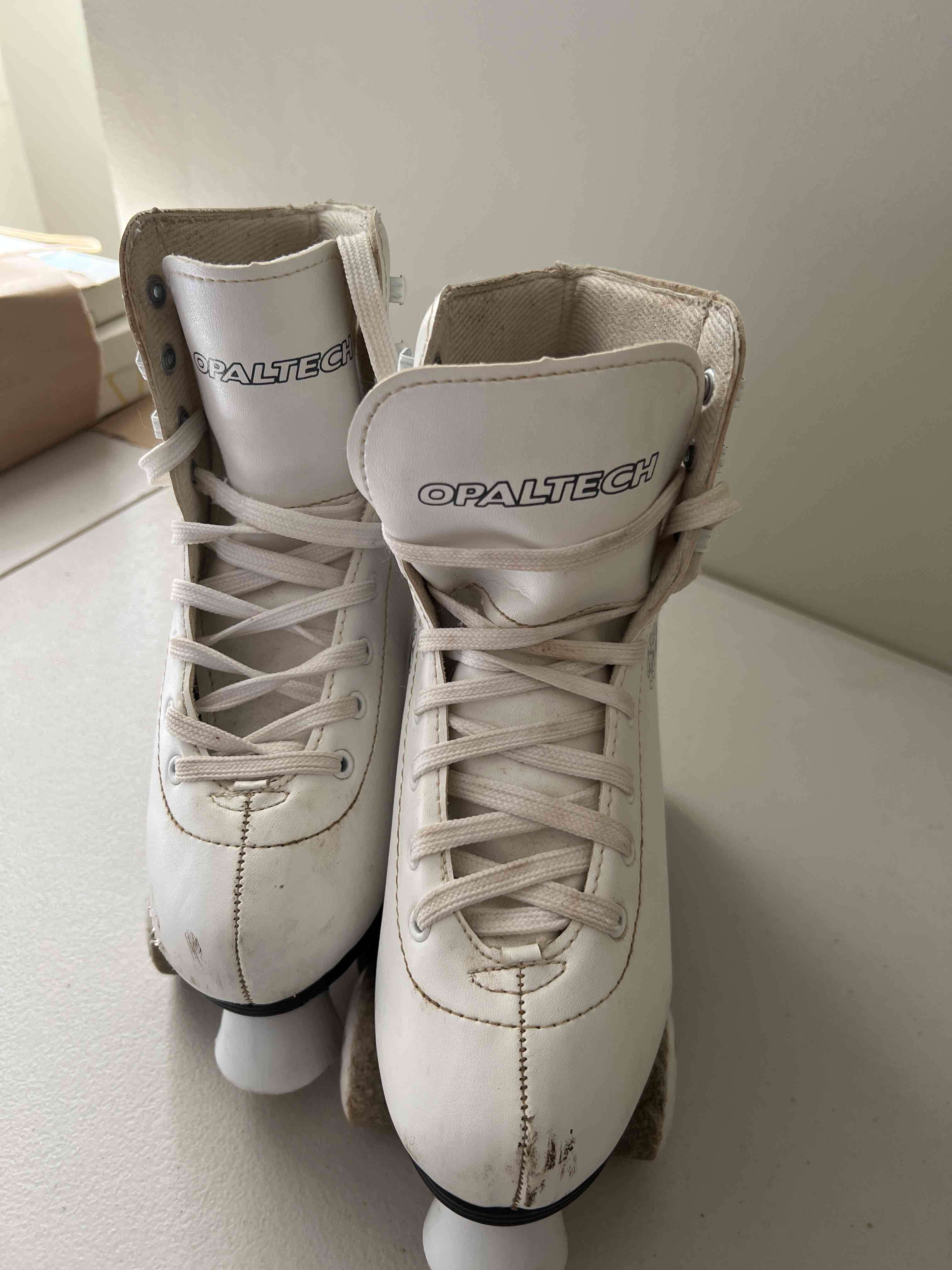 Patines de cuatro ruedas blancos - miniatura 2