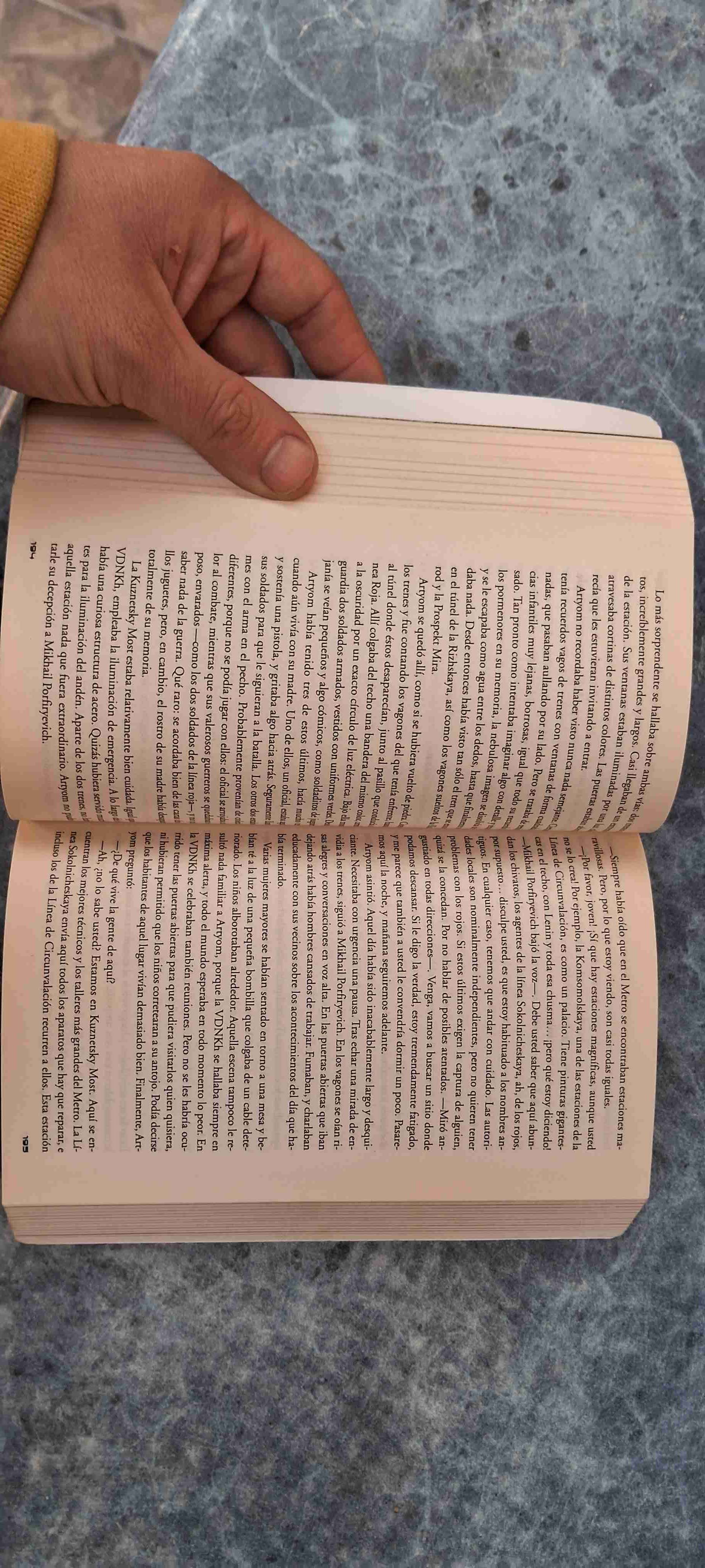 Libro Metro 2033 - Dmitry Glukhovsky - miniatura 5