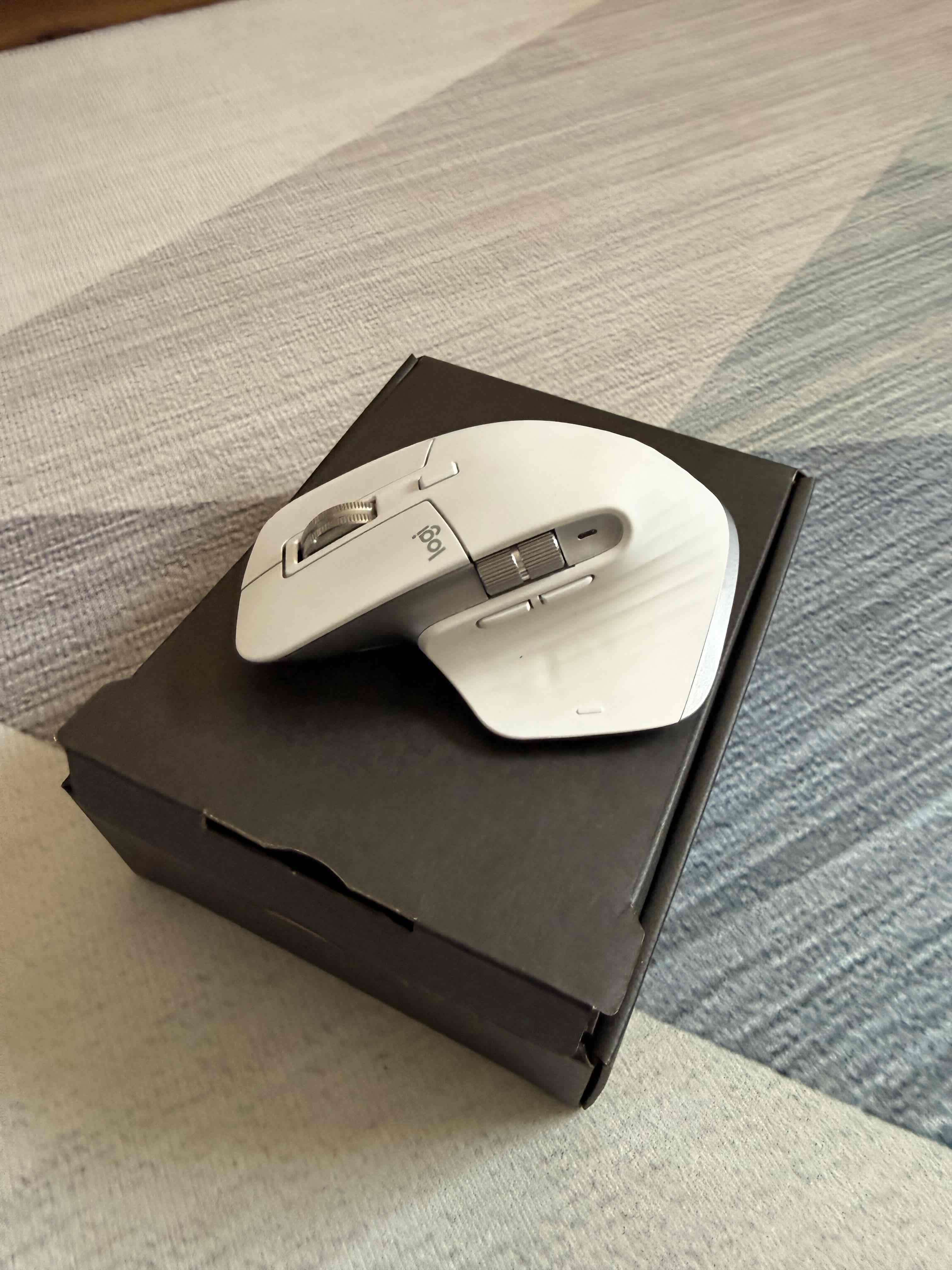 Mouse Logitech MX Master 3S Blanco - miniatura 4