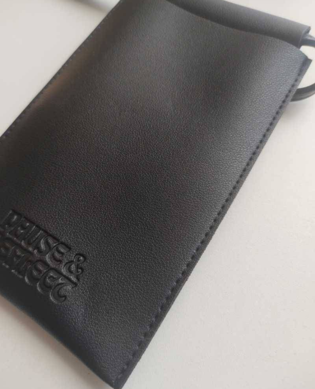 Bolso colgante negro compacto (Pouch) - miniatura 3