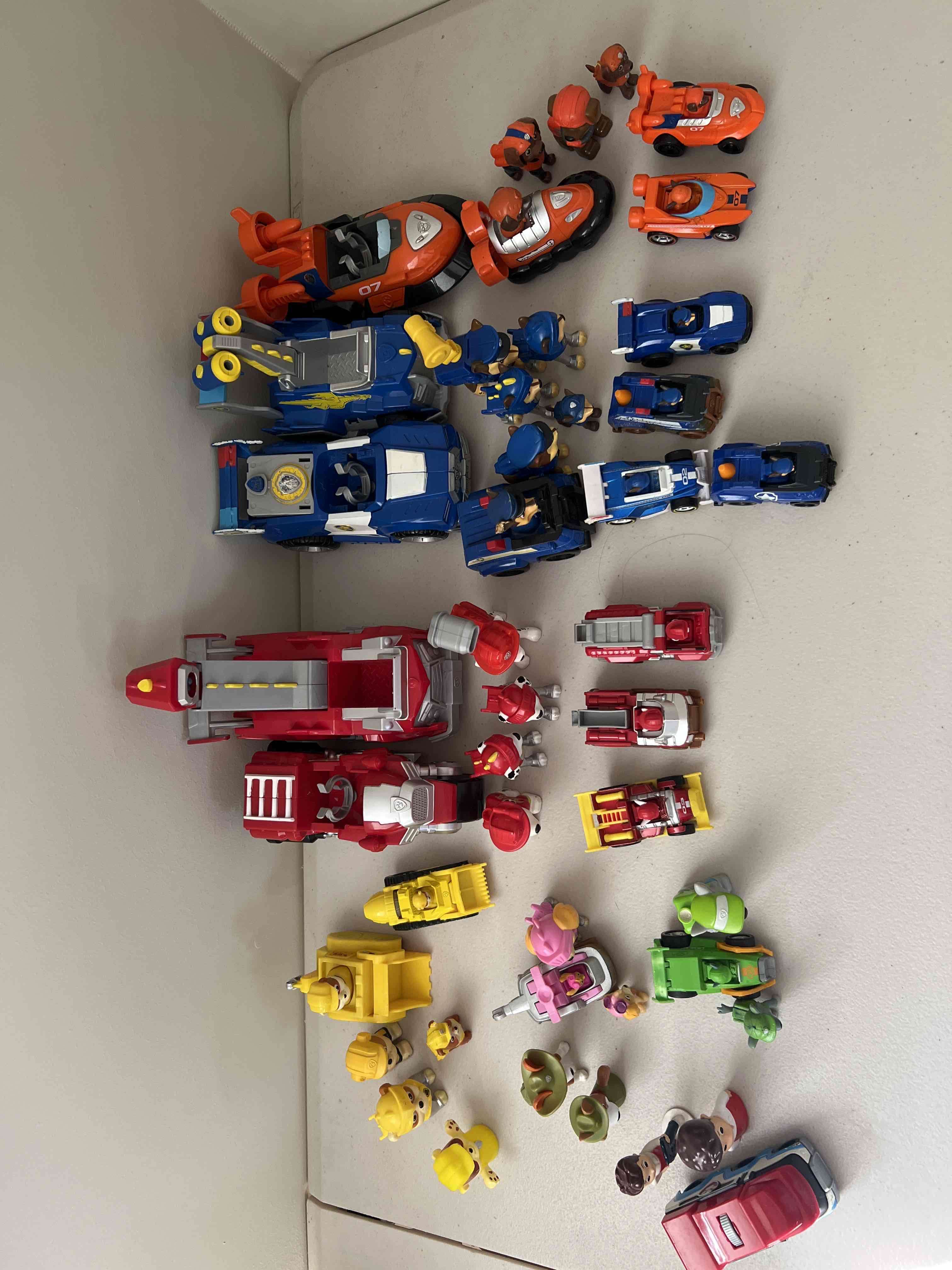 Lote de juguetes de vehículos y figuras PAW PATROL - miniatura 1