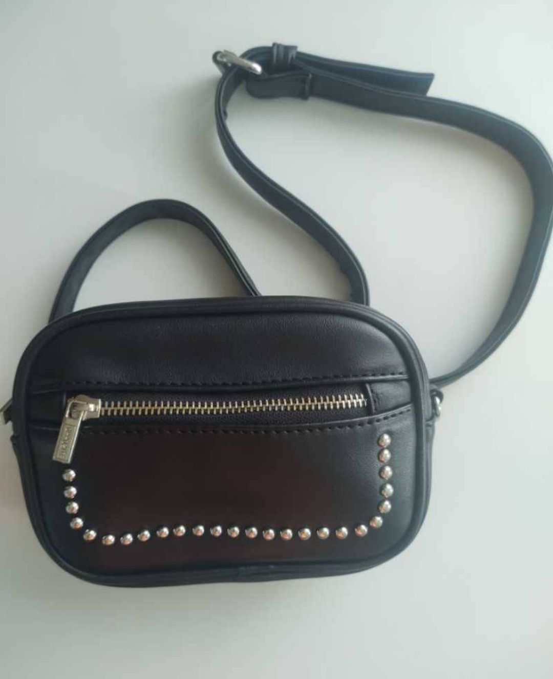 Cartera riñonera negra con tachas - miniatura 4