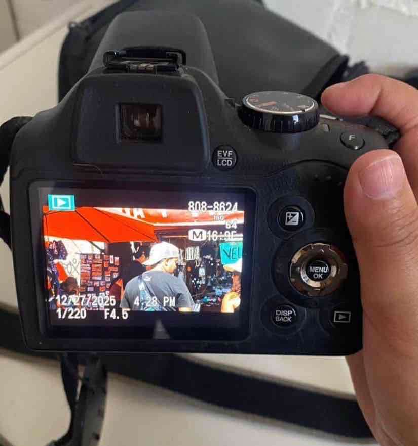 Cámara Fujifilm con accesorios - miniatura 4