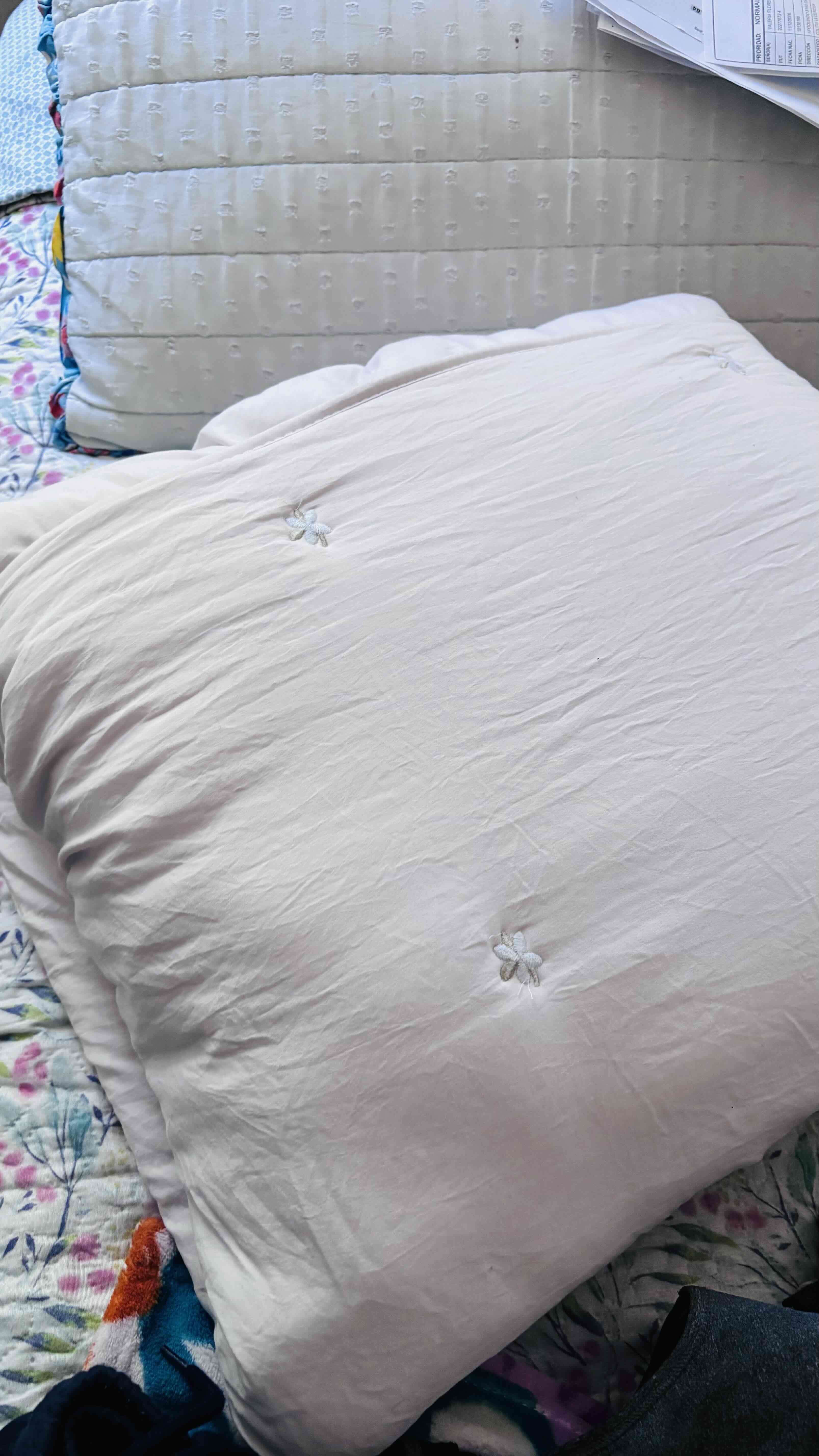 Cubrecama 2 plazas  bordada elegante - miniatura 2