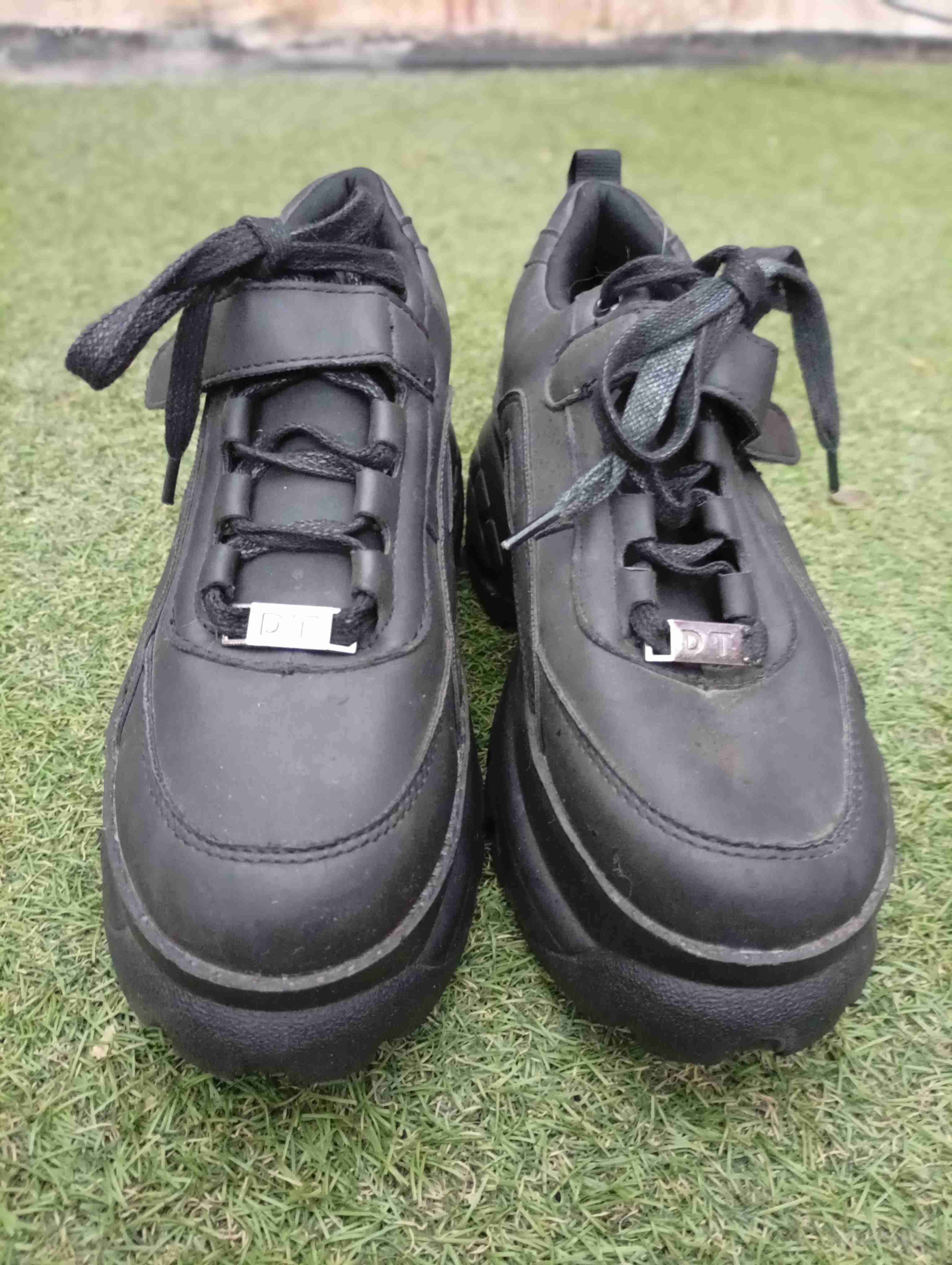 Zapatillas negras con plataforma - miniatura 1