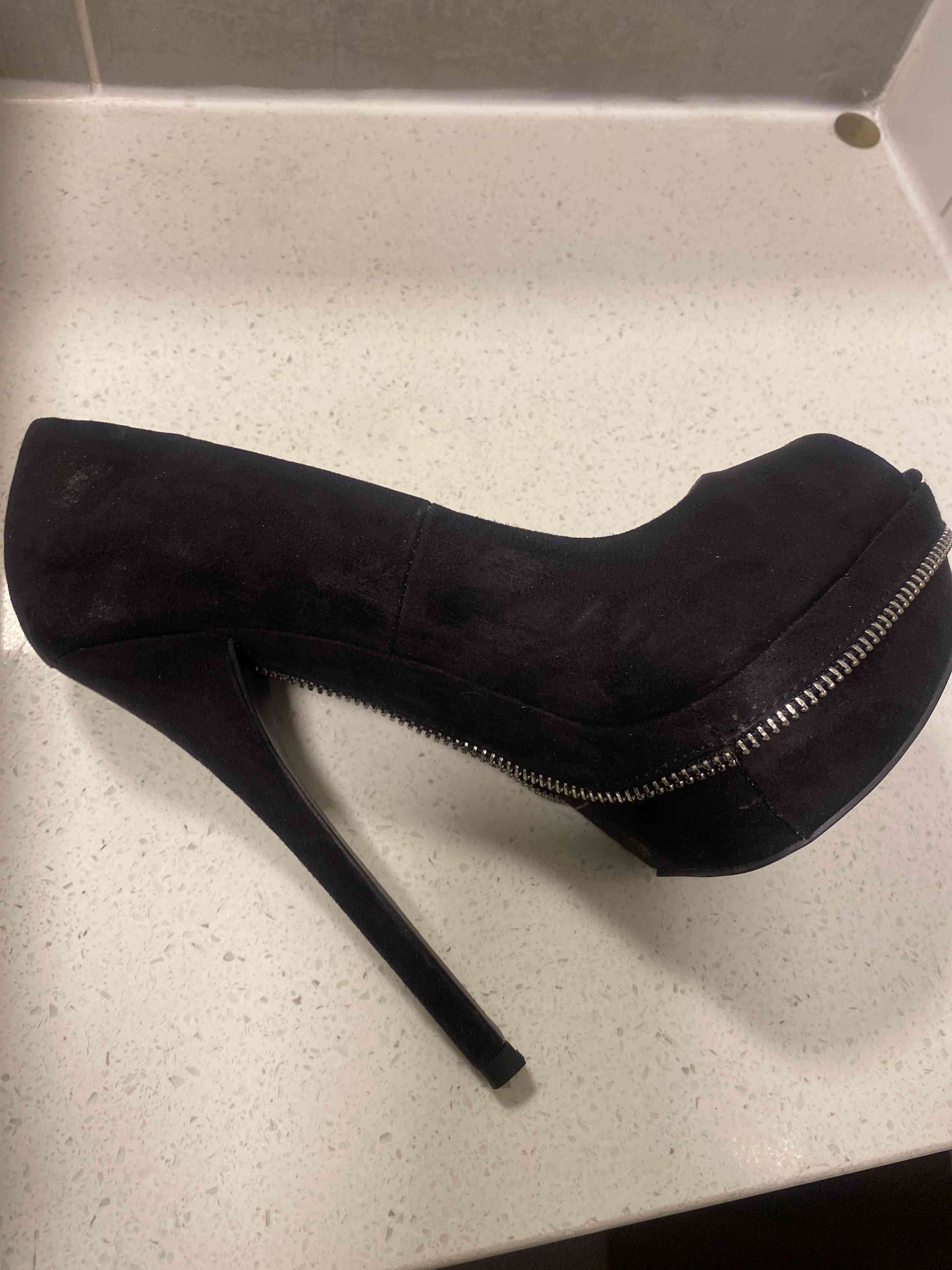 Zapatos tacón alto negros - miniatura 2