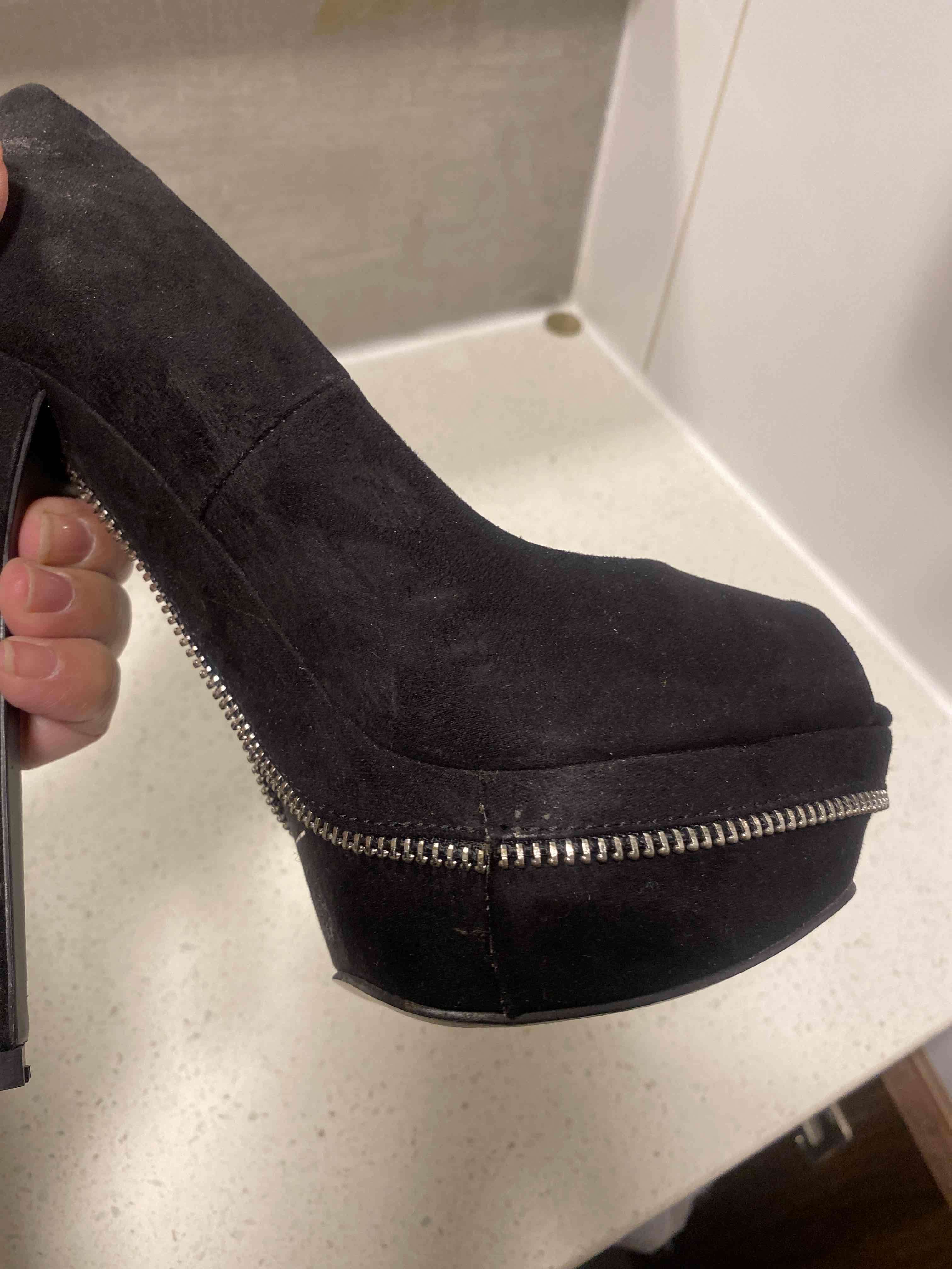 Zapatos tacón alto negros - miniatura 4