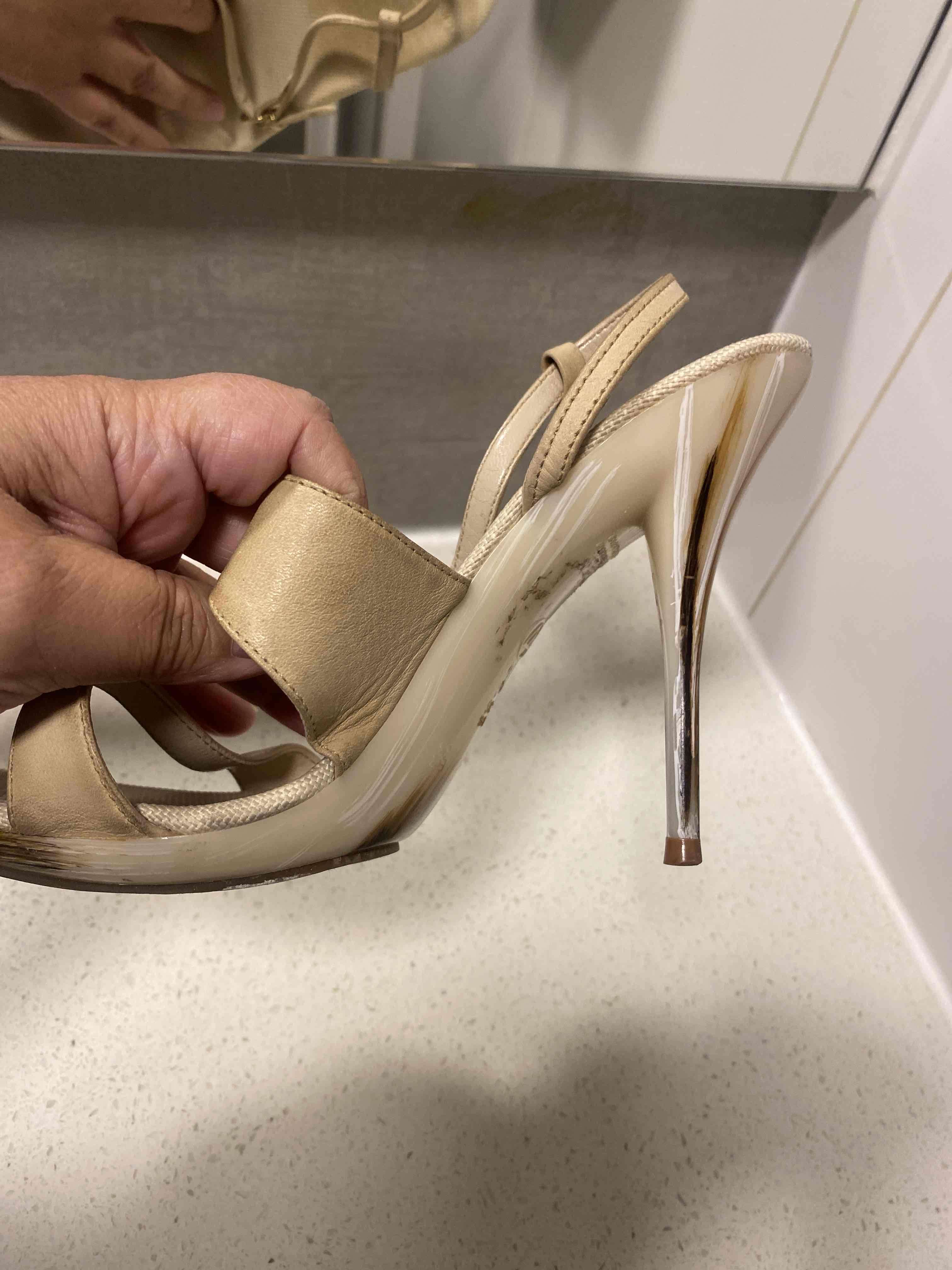 Tacones altos beige - miniatura 3
