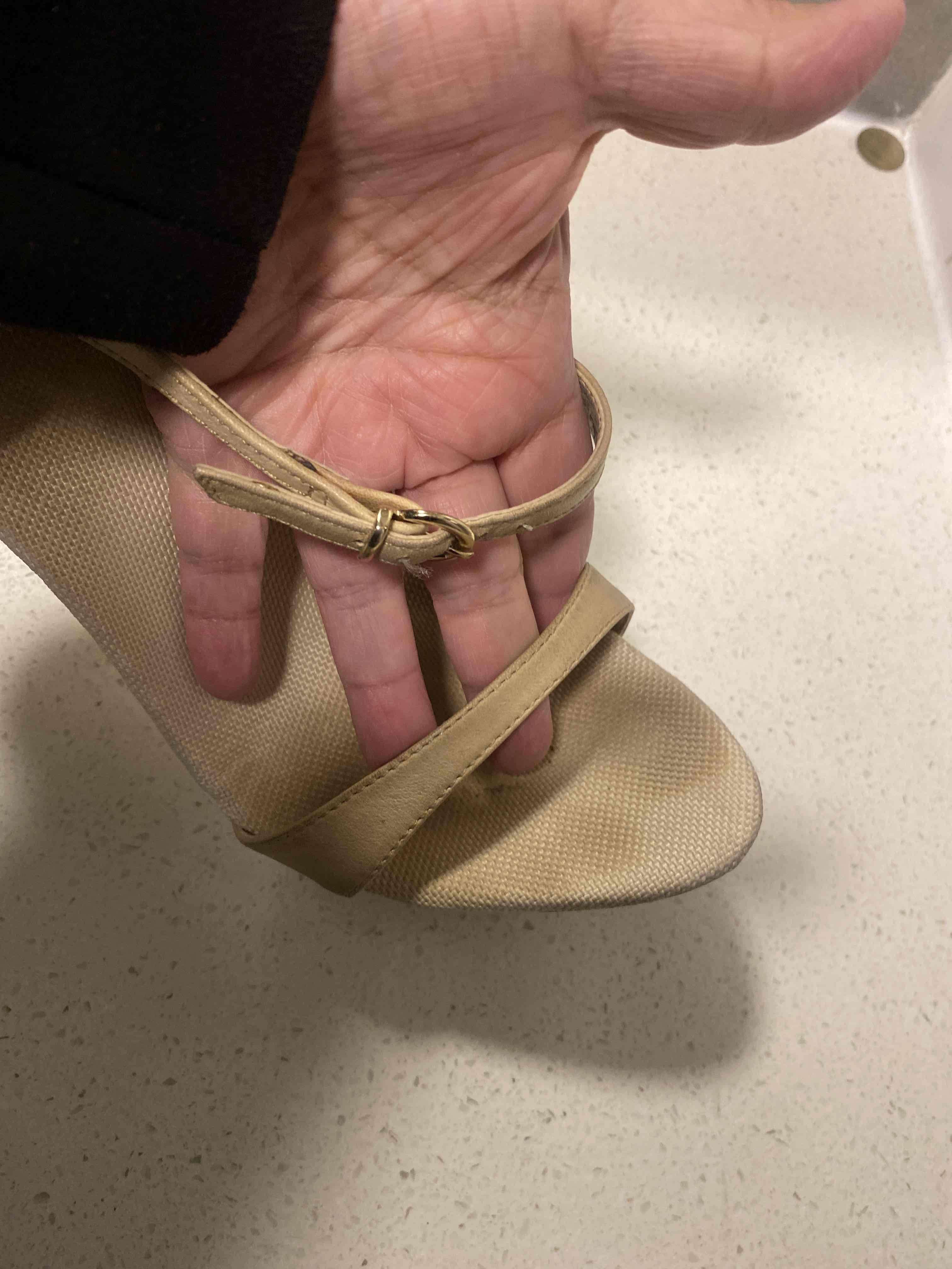 Tacones altos beige - miniatura 5