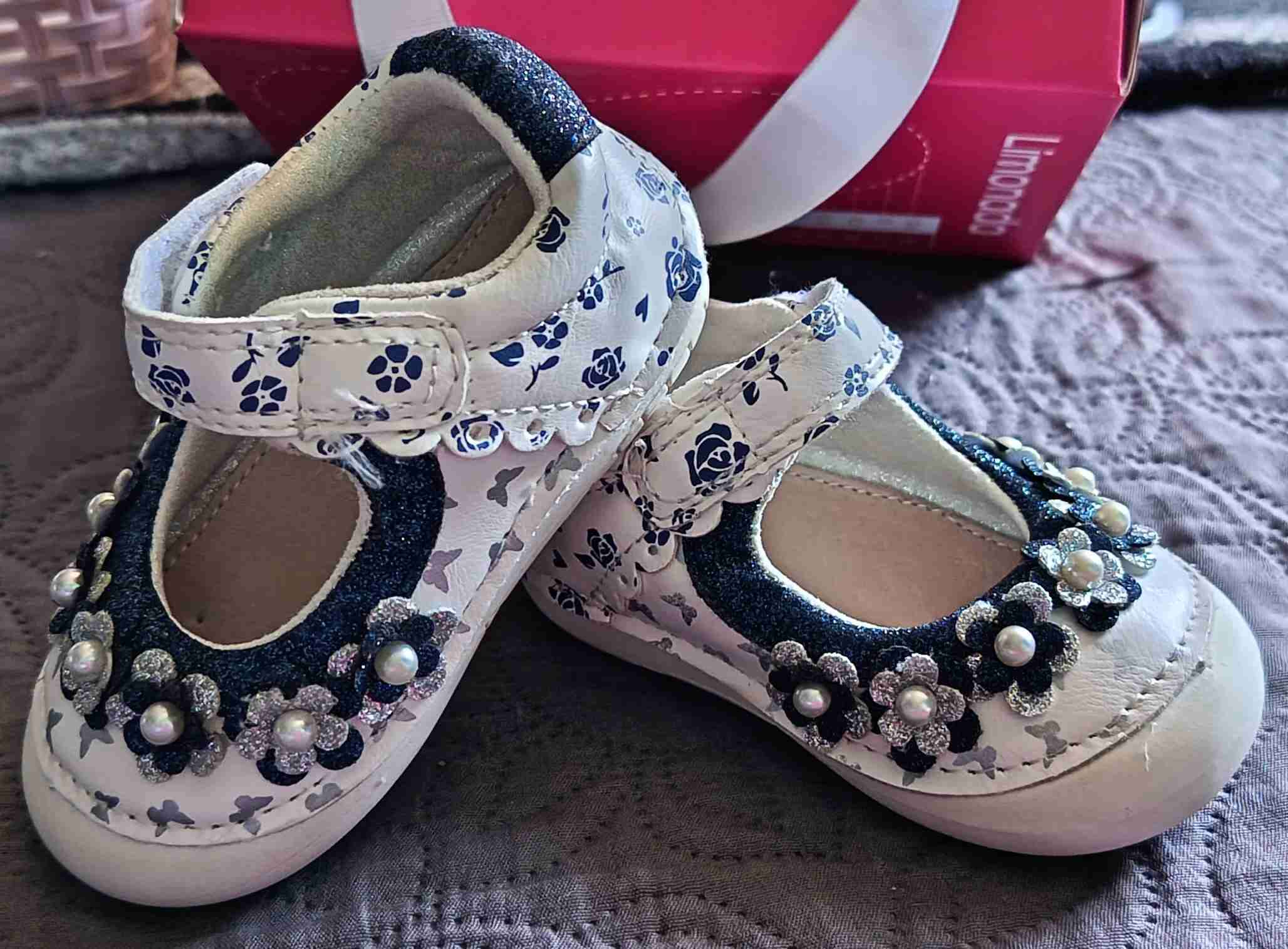 Sandalias amarillas para niñas - miniatura 2