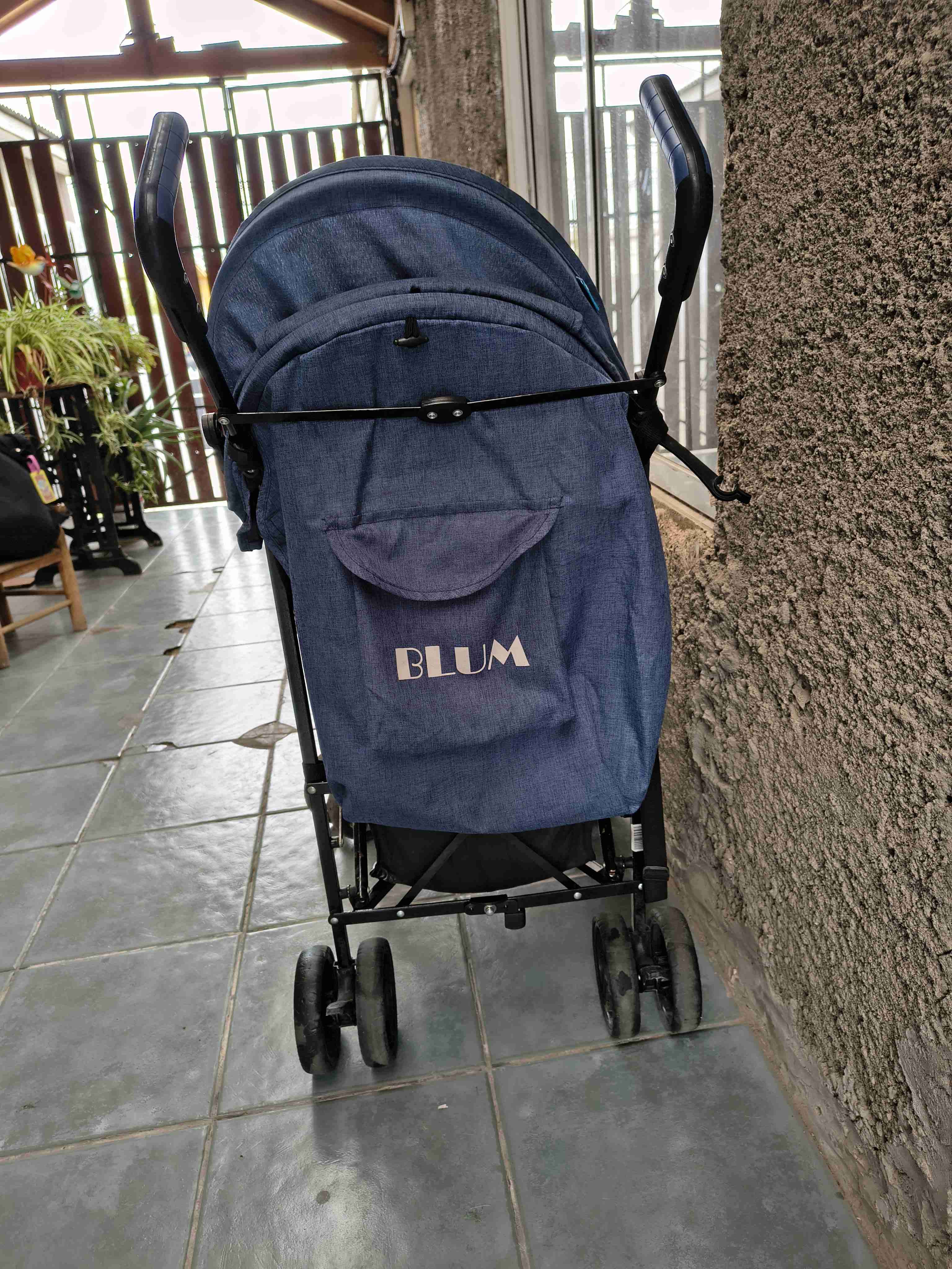 Coche de paseo azul y negro - miniatura 3