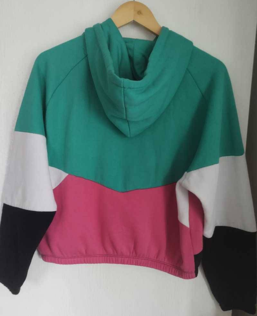 Polerón crop con capucha colorido - miniatura 2