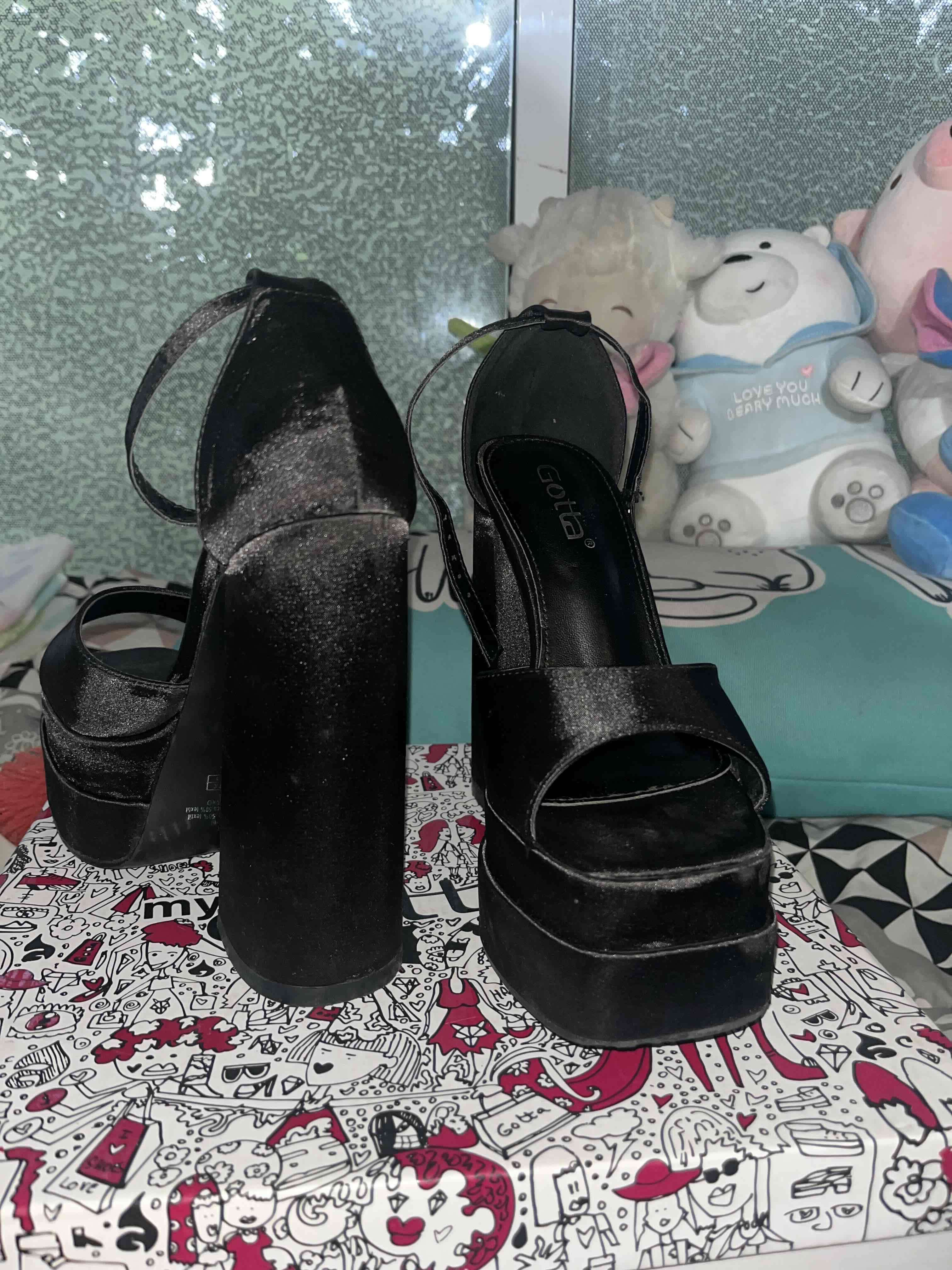 Sandalias negras altas con plataforma - miniatura 2