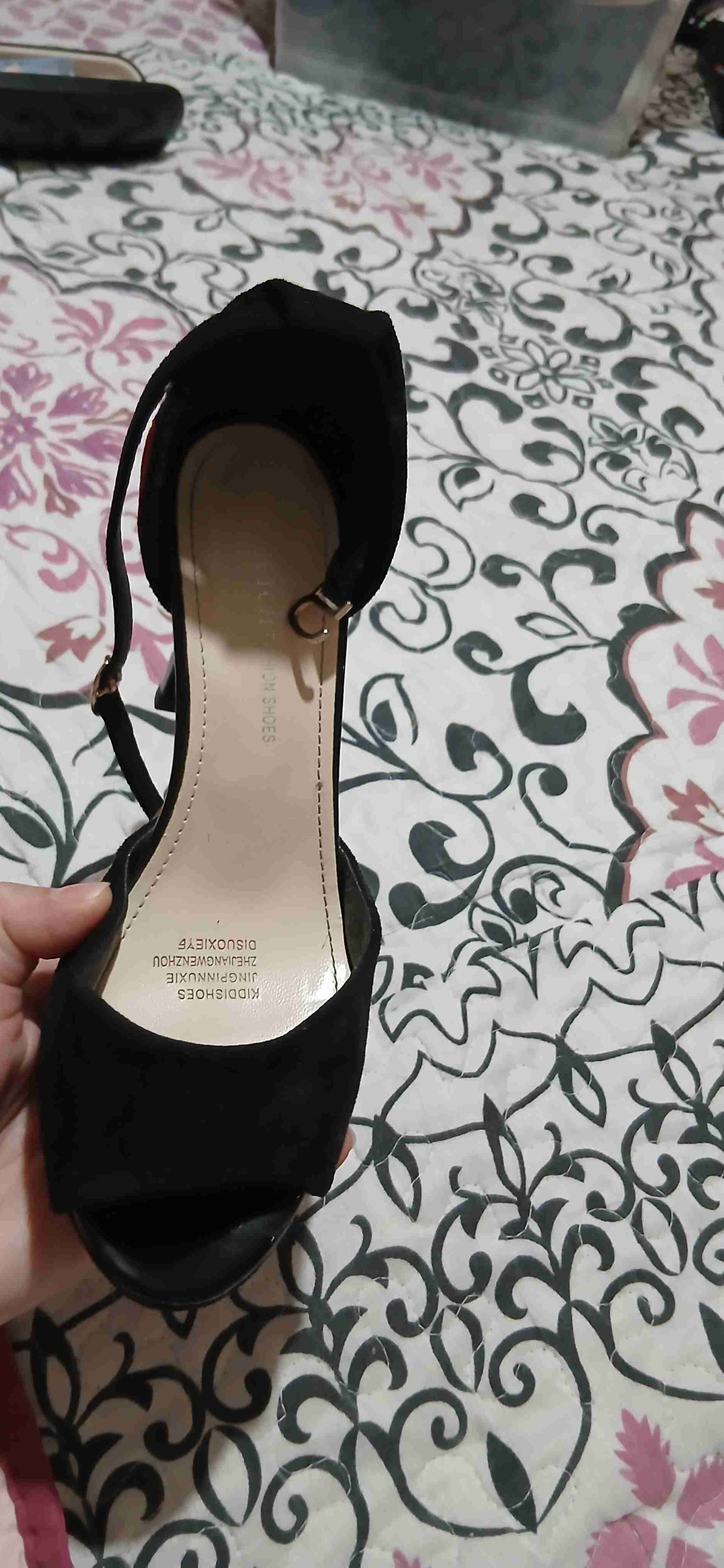 Zapatos de tacón negro y rojo - miniatura 3