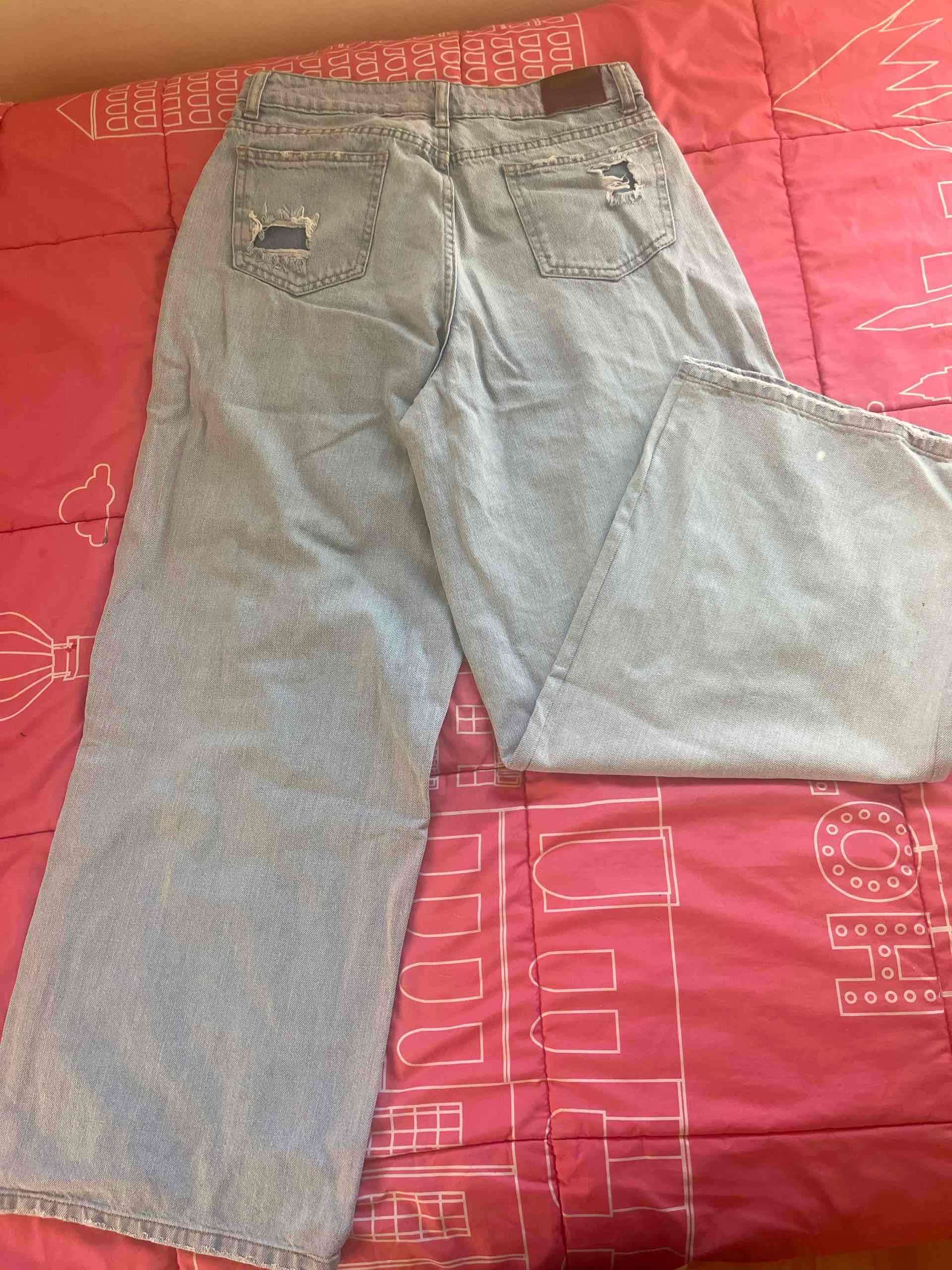 Jeans desgastados celestes - miniatura 2