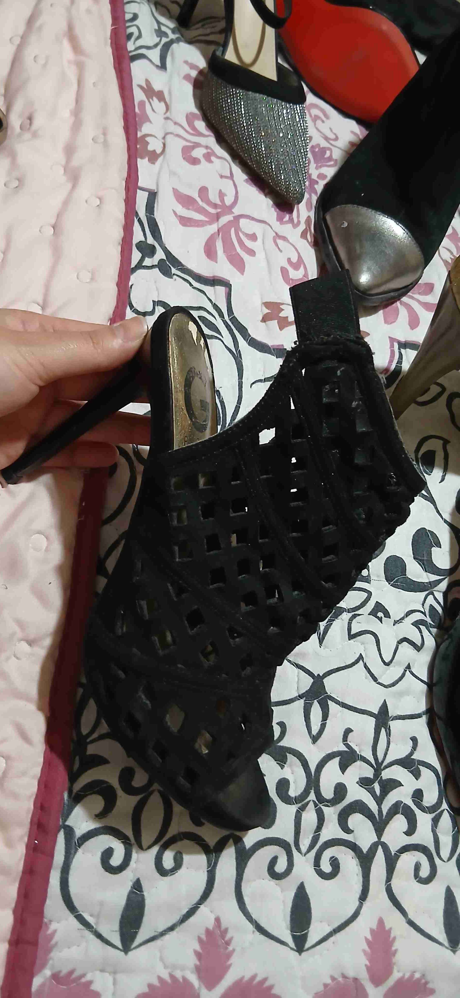 Tacones negros calados - miniatura 2