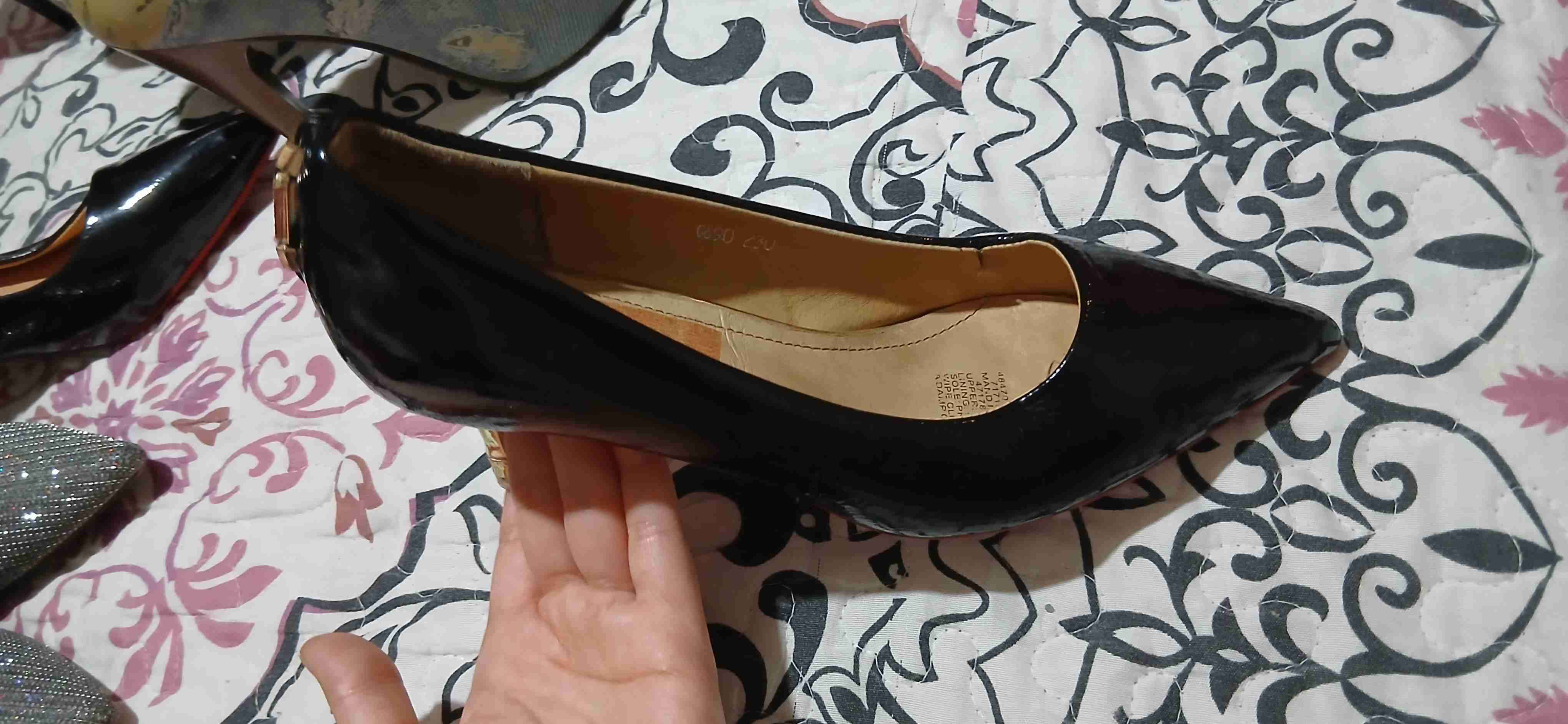 Zapatos de tacón negros elegantes - miniatura 4