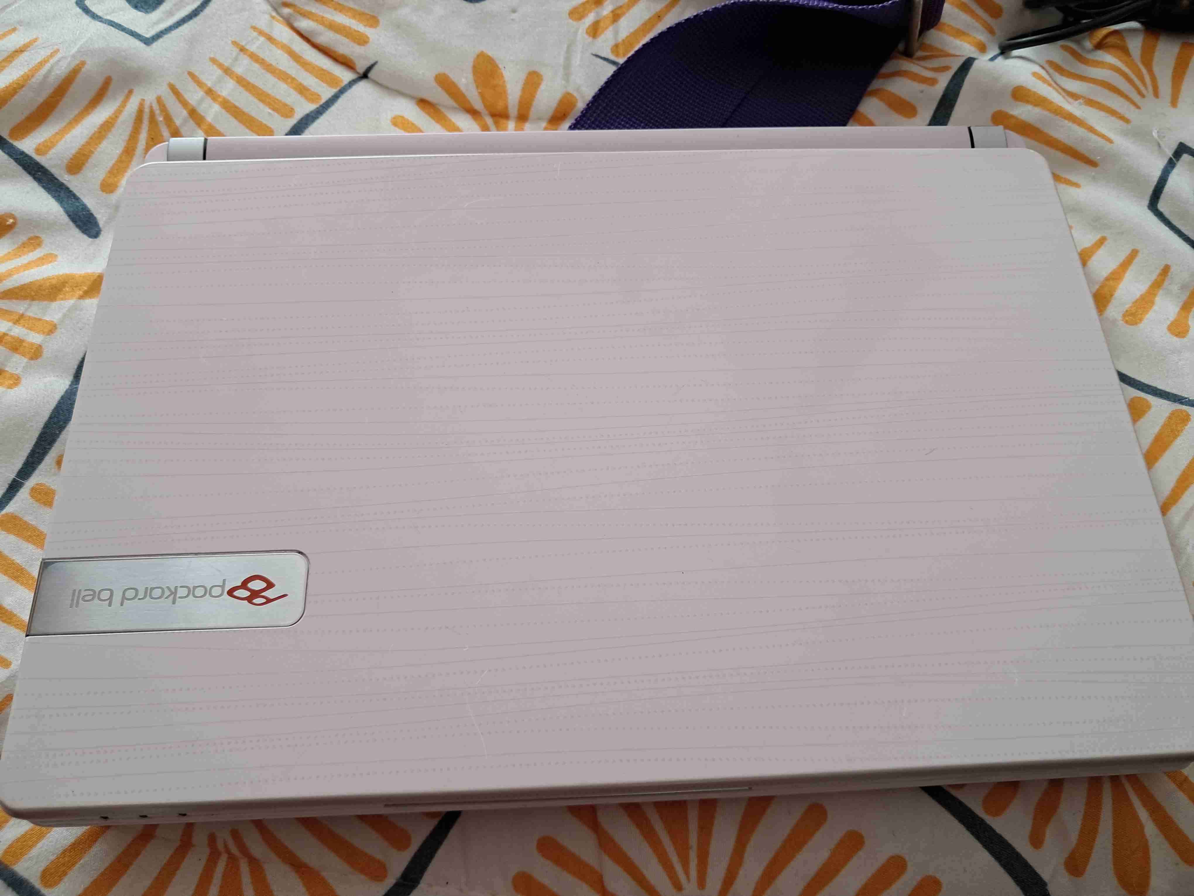 Laptop PocketBook con mouse Hello Kitty - miniatura 2