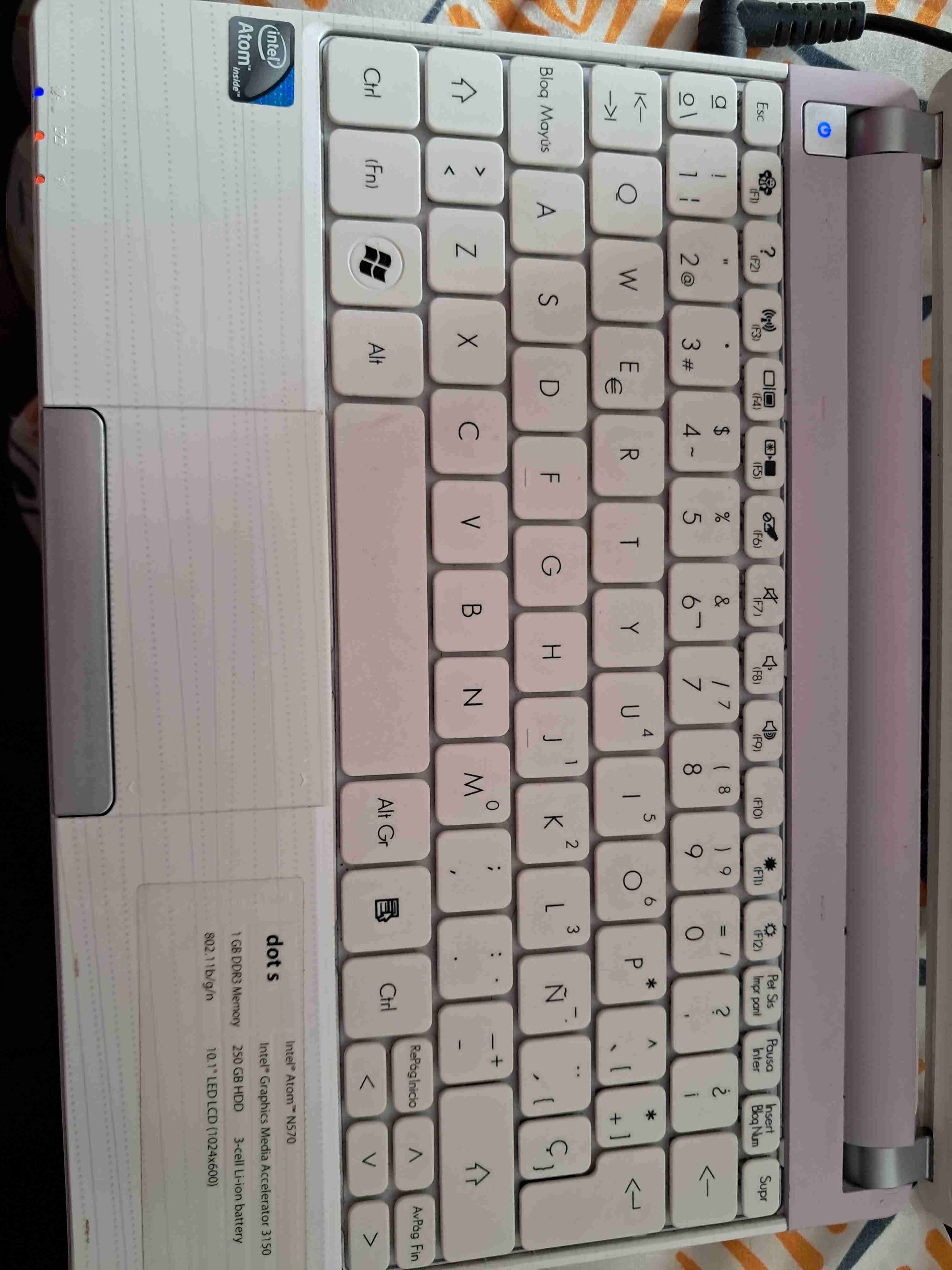 Laptop PocketBook con mouse Hello Kitty - miniatura 3