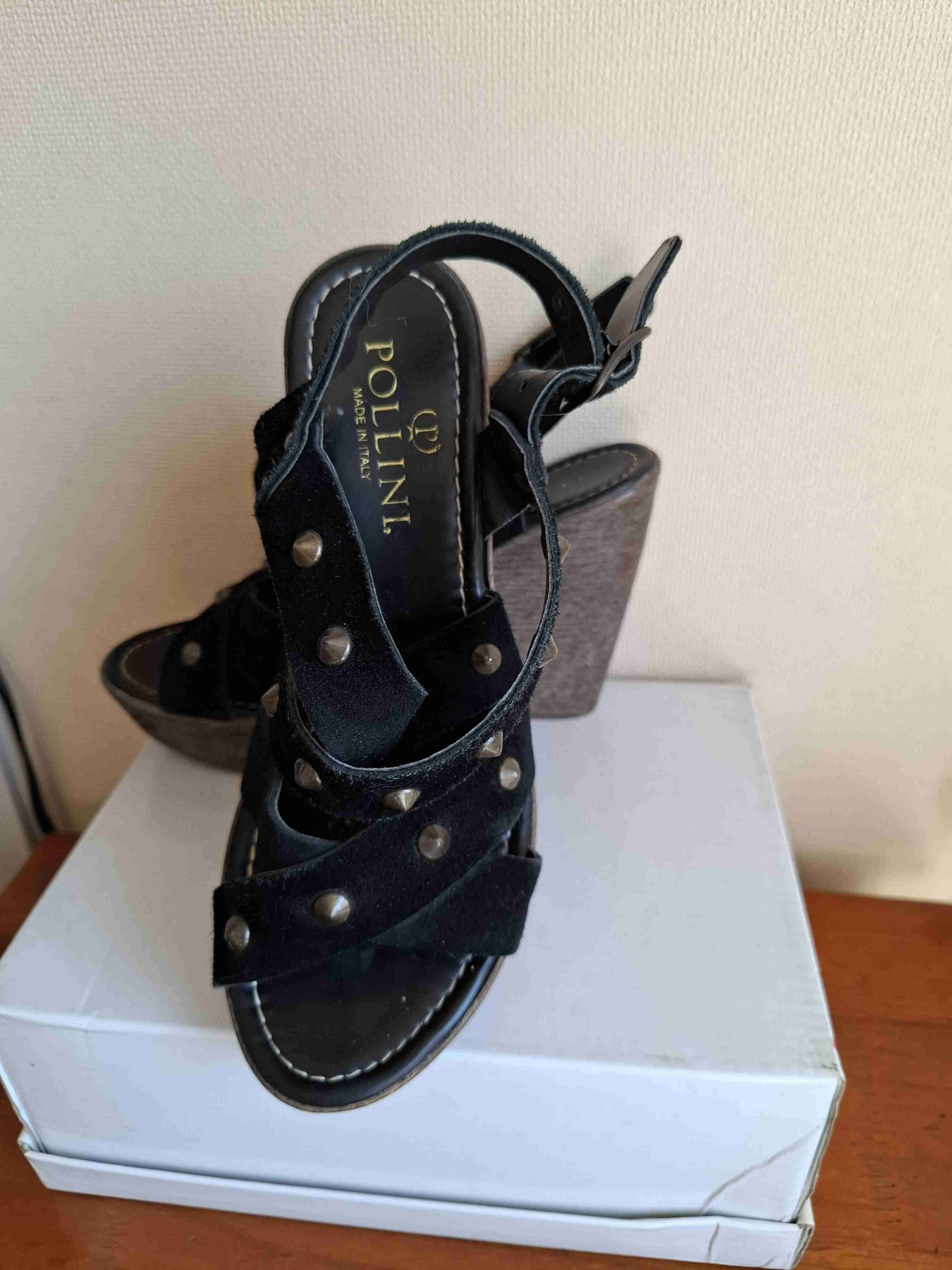 Sandalias negras con tachas - miniatura 2