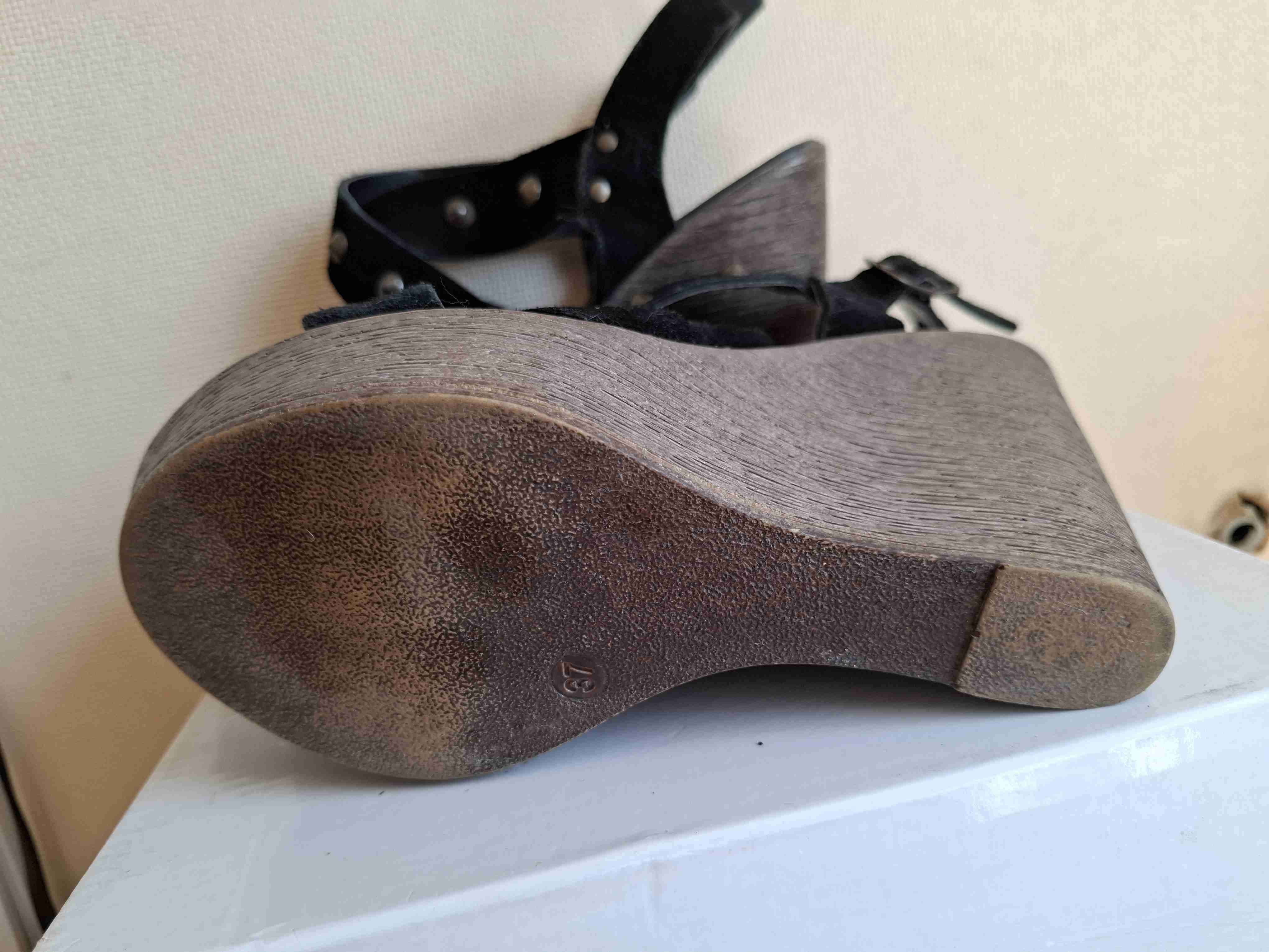 Sandalias negras con tachas - miniatura 4