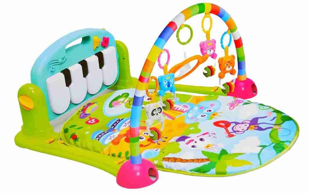 Gimnasio infantil de colores vibrantes