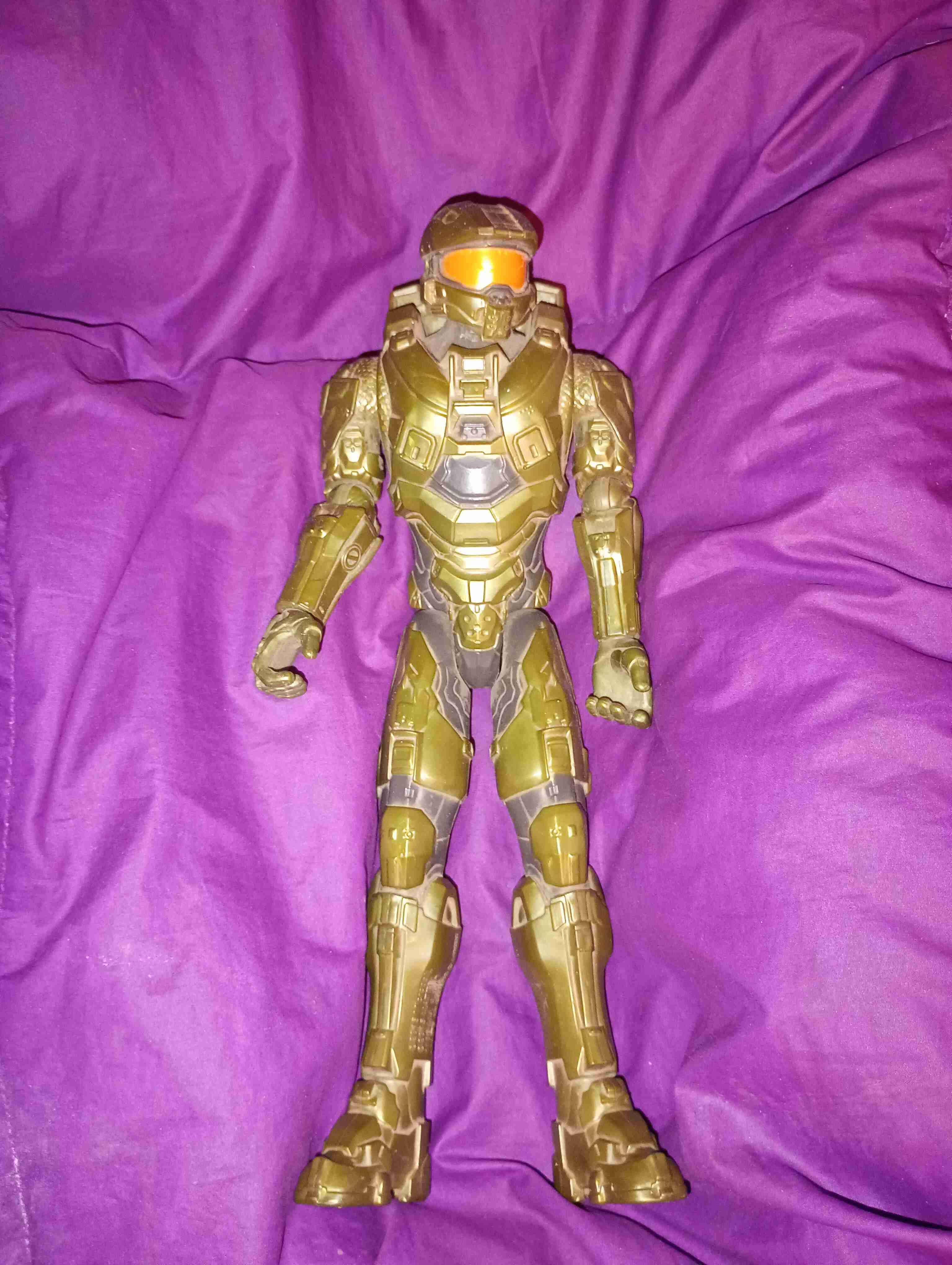 Figura de acción dorada