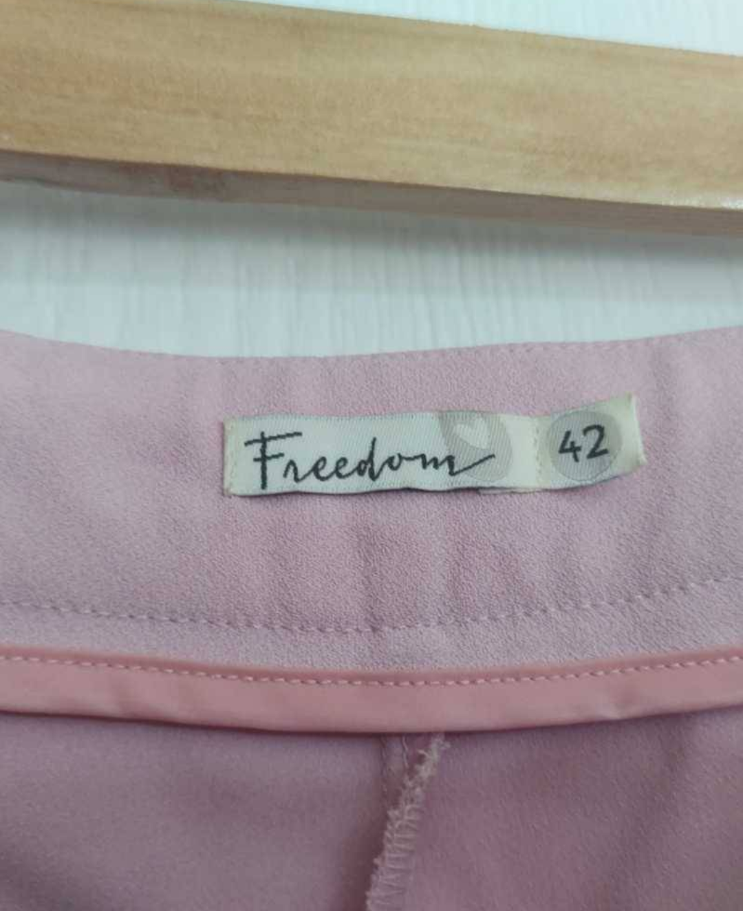 Shorts tipo bermudas rosa - miniatura 3