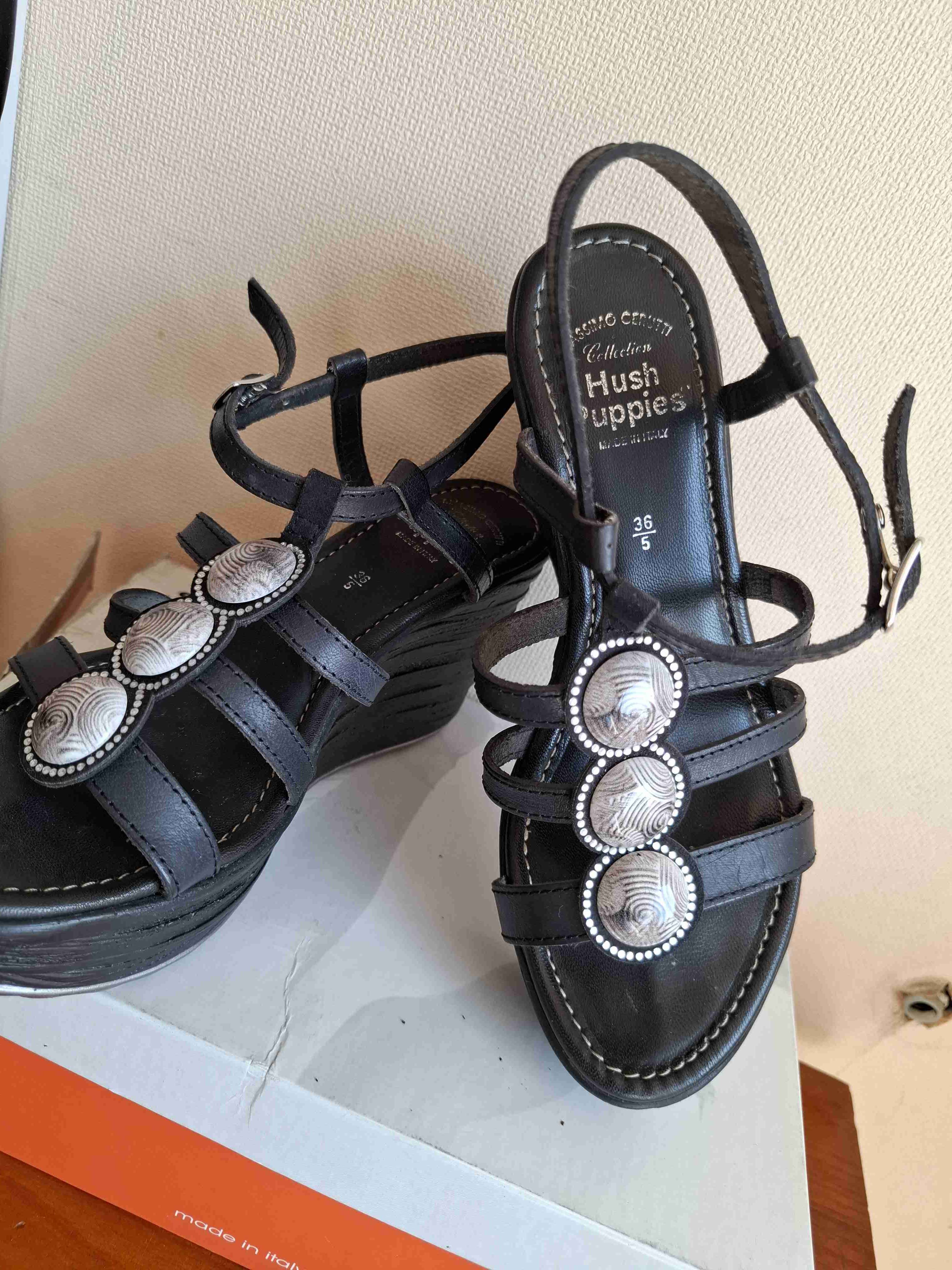 Sandalias negras con detalles decorativos - miniatura 4