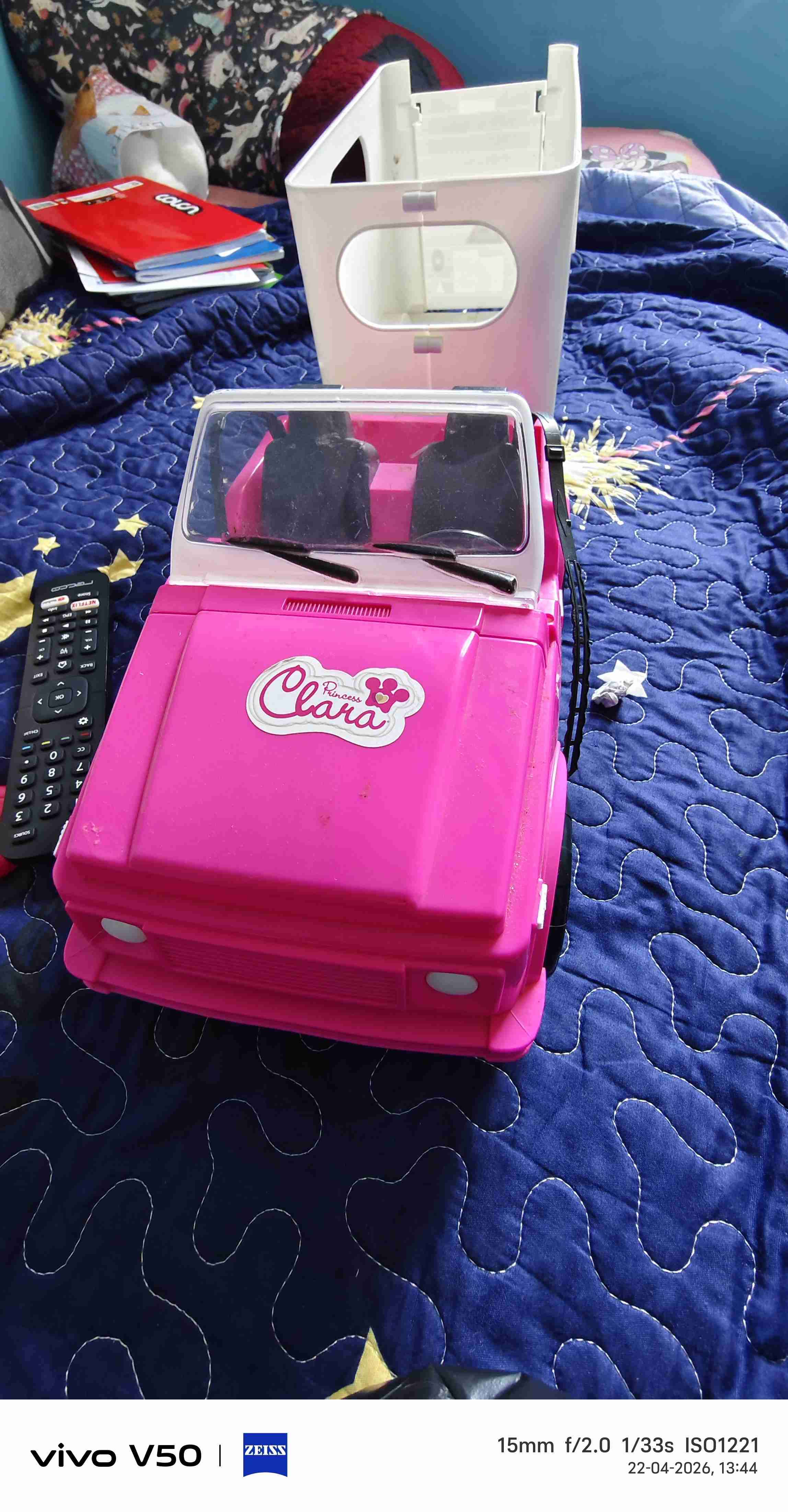 Auto de juguete rosado - miniatura 2