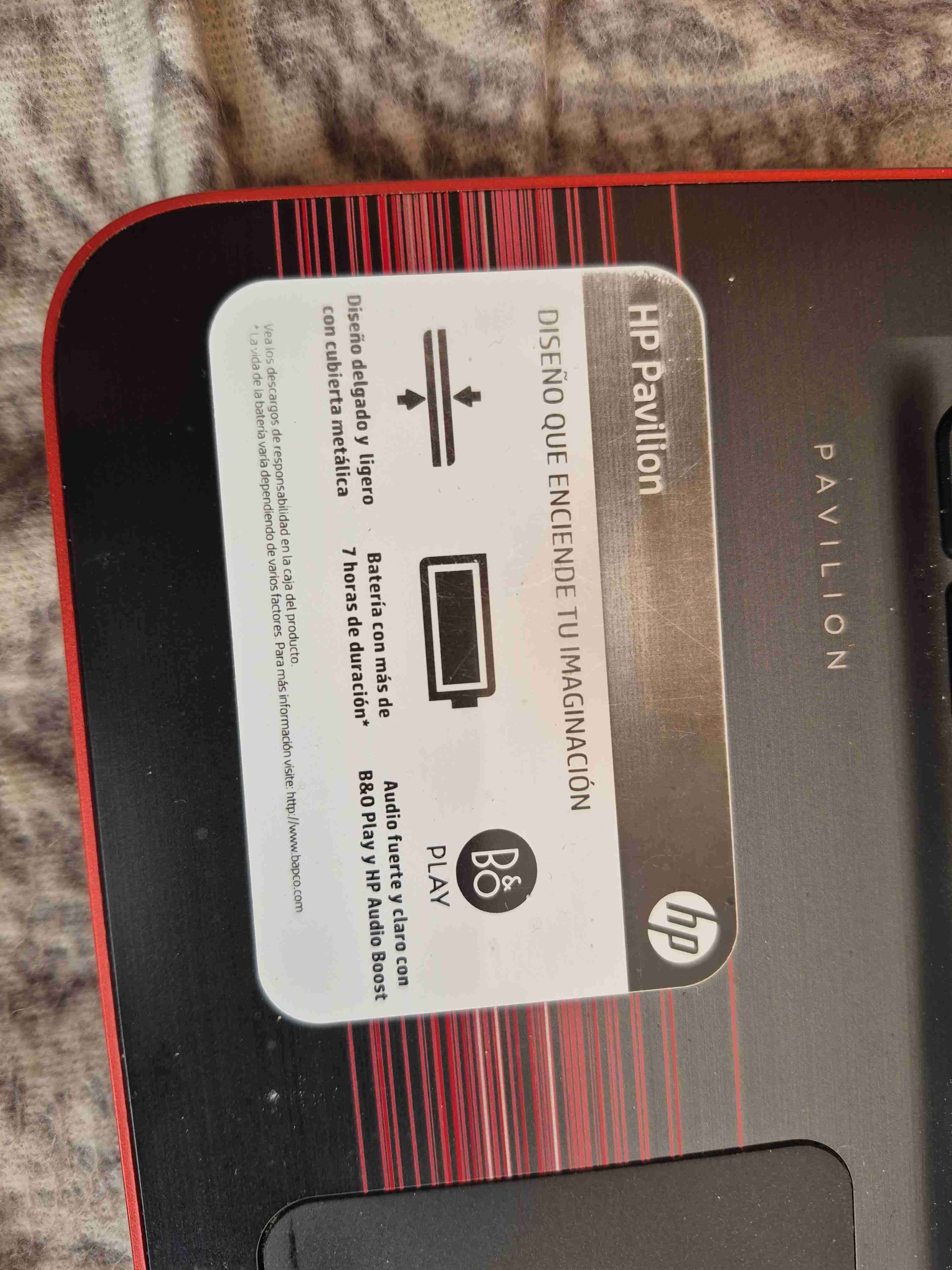 Notebook HP rojo brillante - miniatura 3