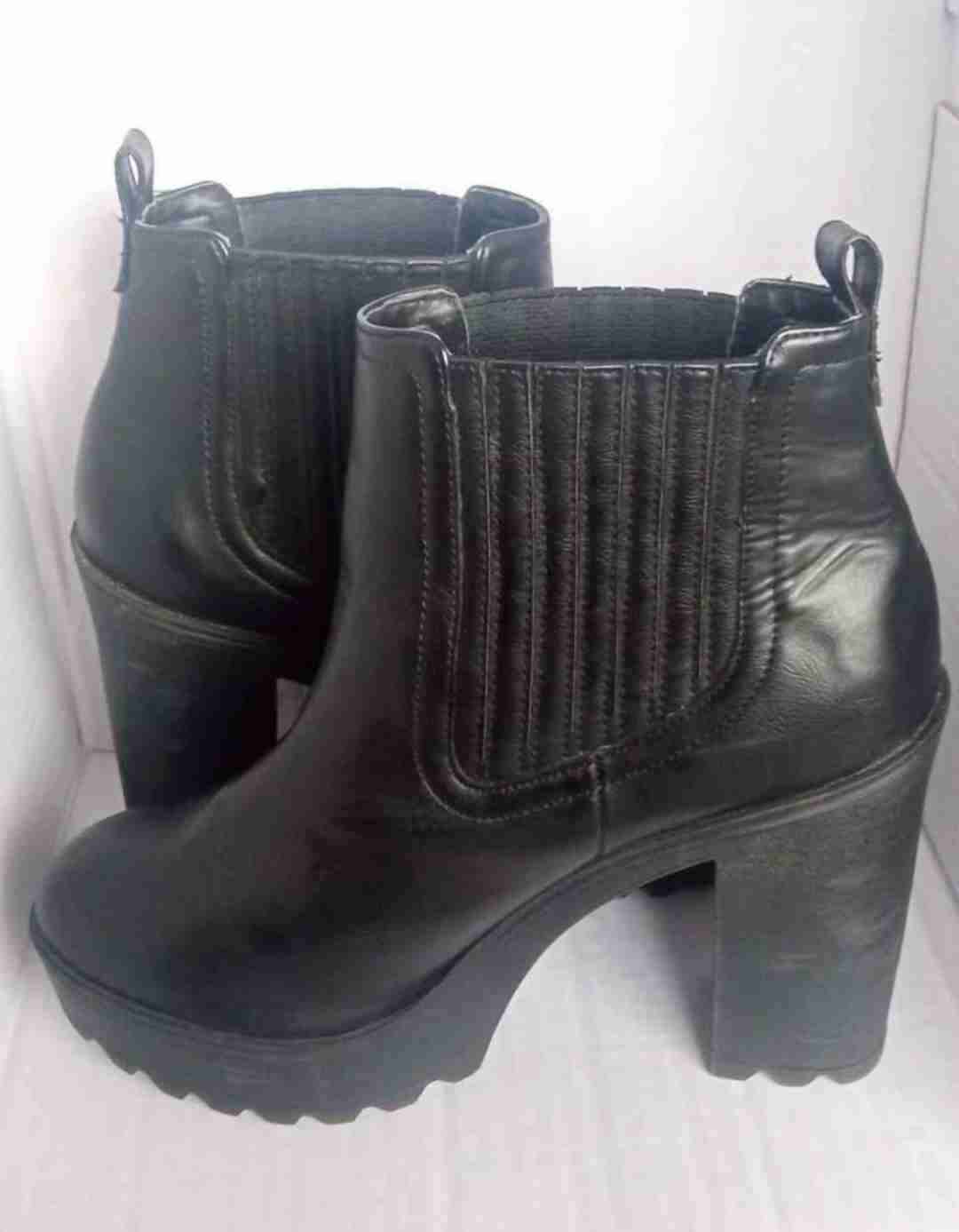 Botines negros de tacón alto - miniatura 3