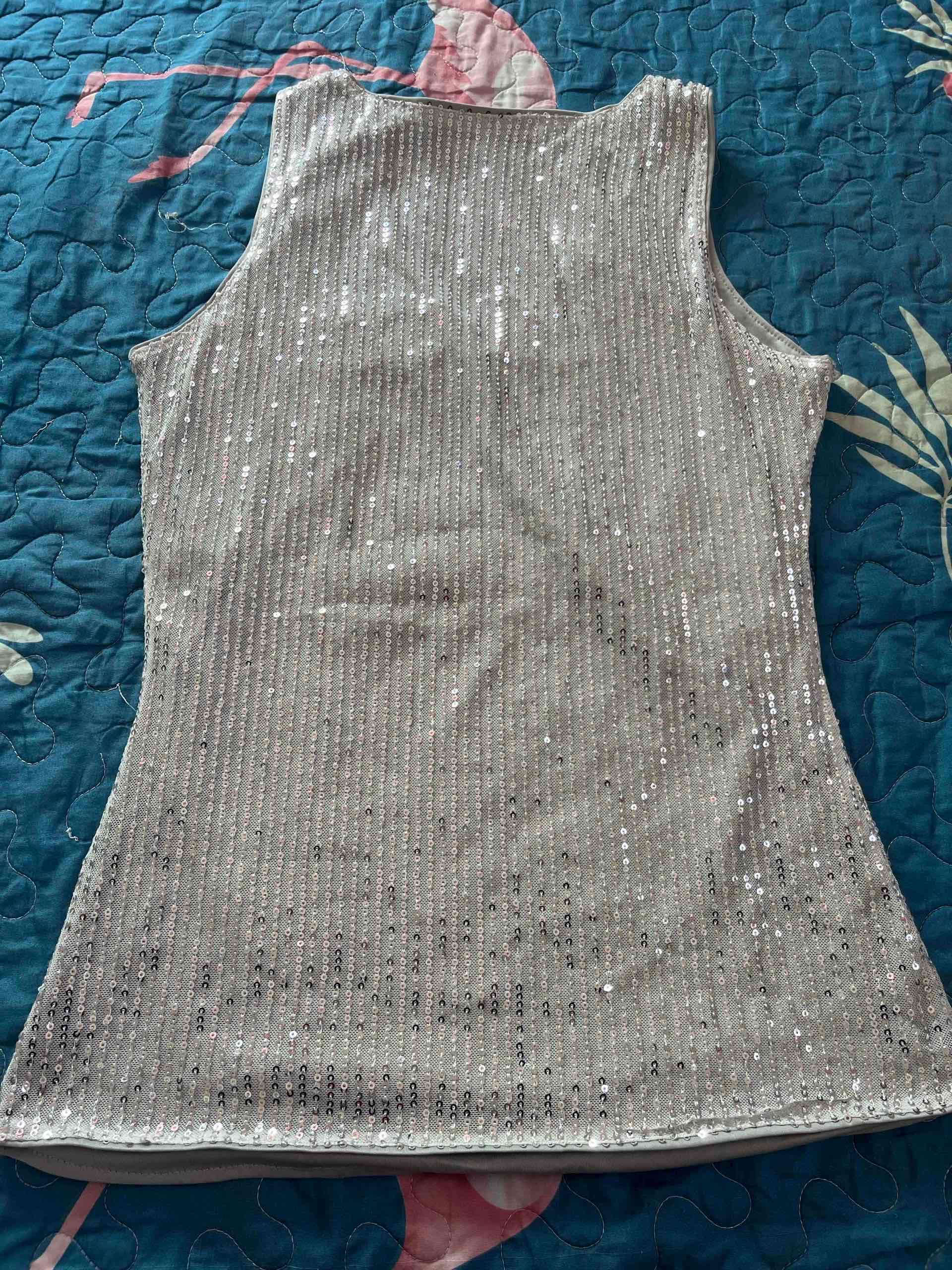 Blusa sin mangas con lentejuelas plateadas - miniatura 2