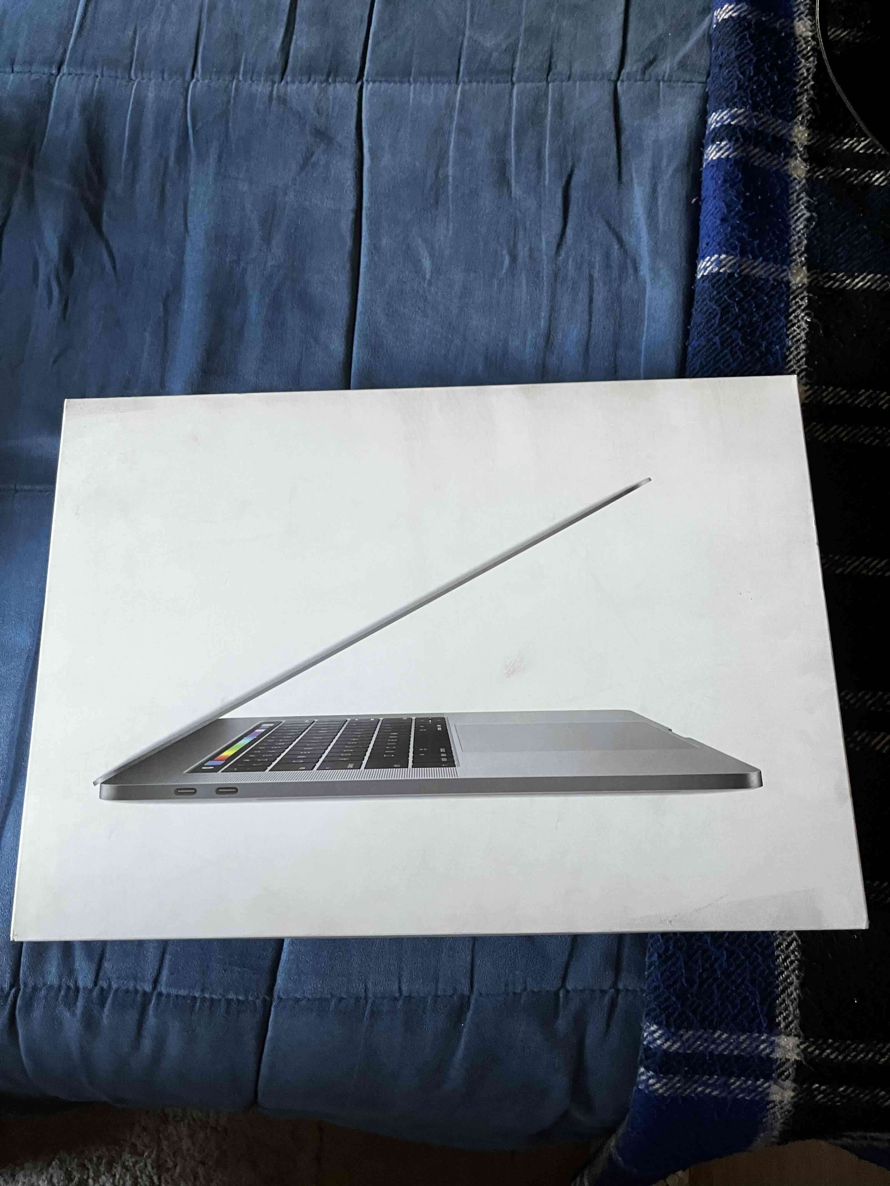 MacBook Pro usado en perfectas condiciones - miniatura 2