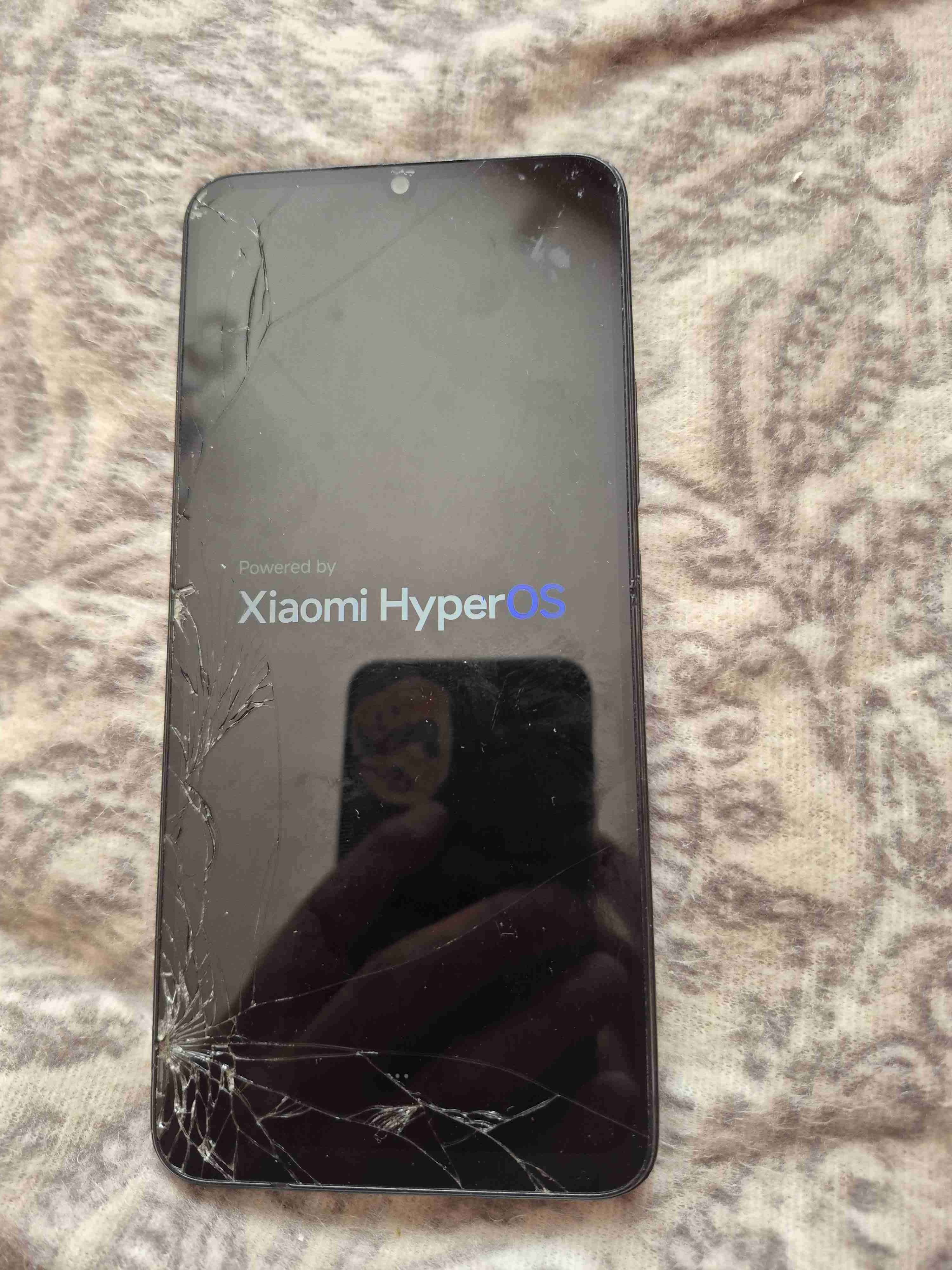 Celular Xiaomi con pantalla rota - miniatura 2