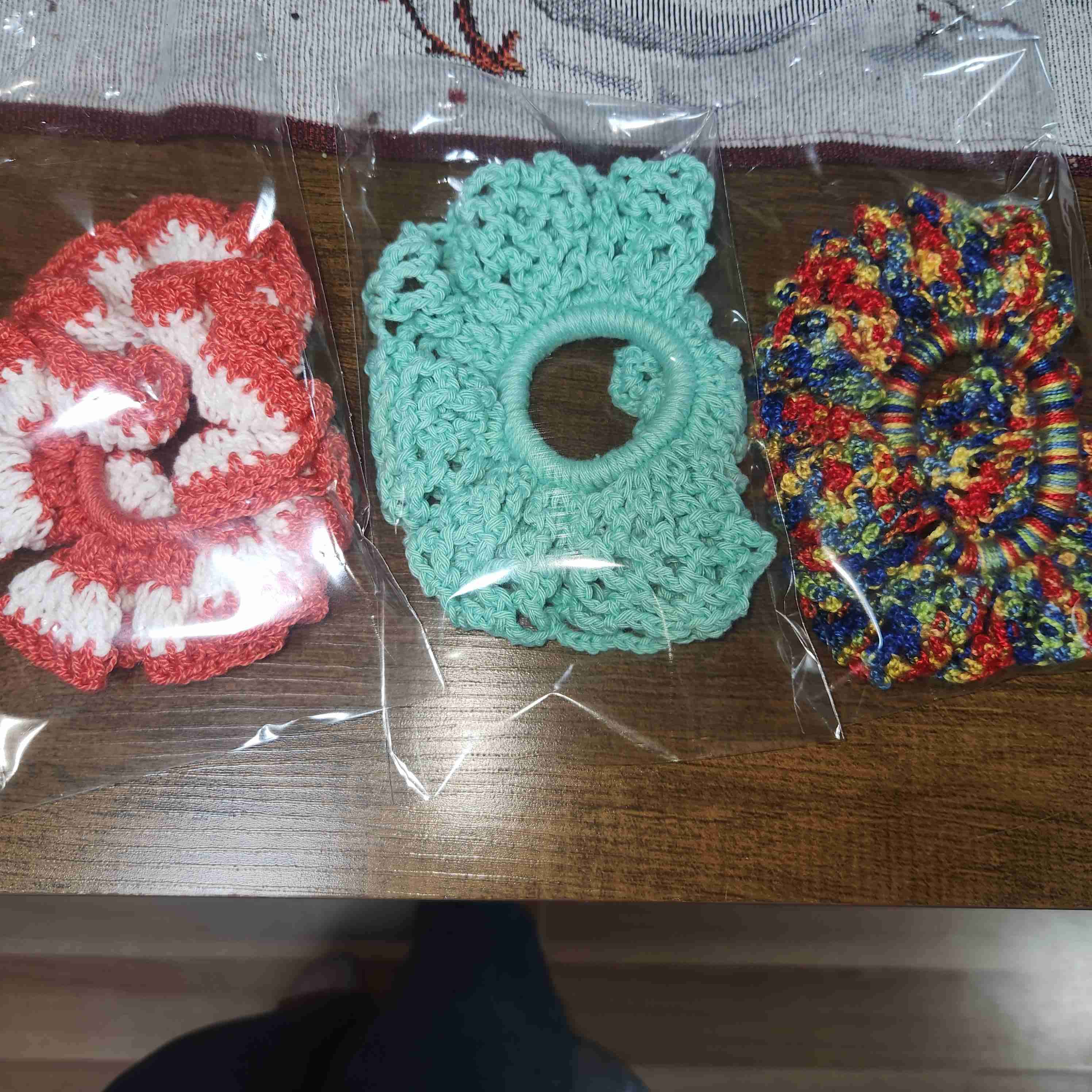 Colección de scrunchies de lana - miniatura 3