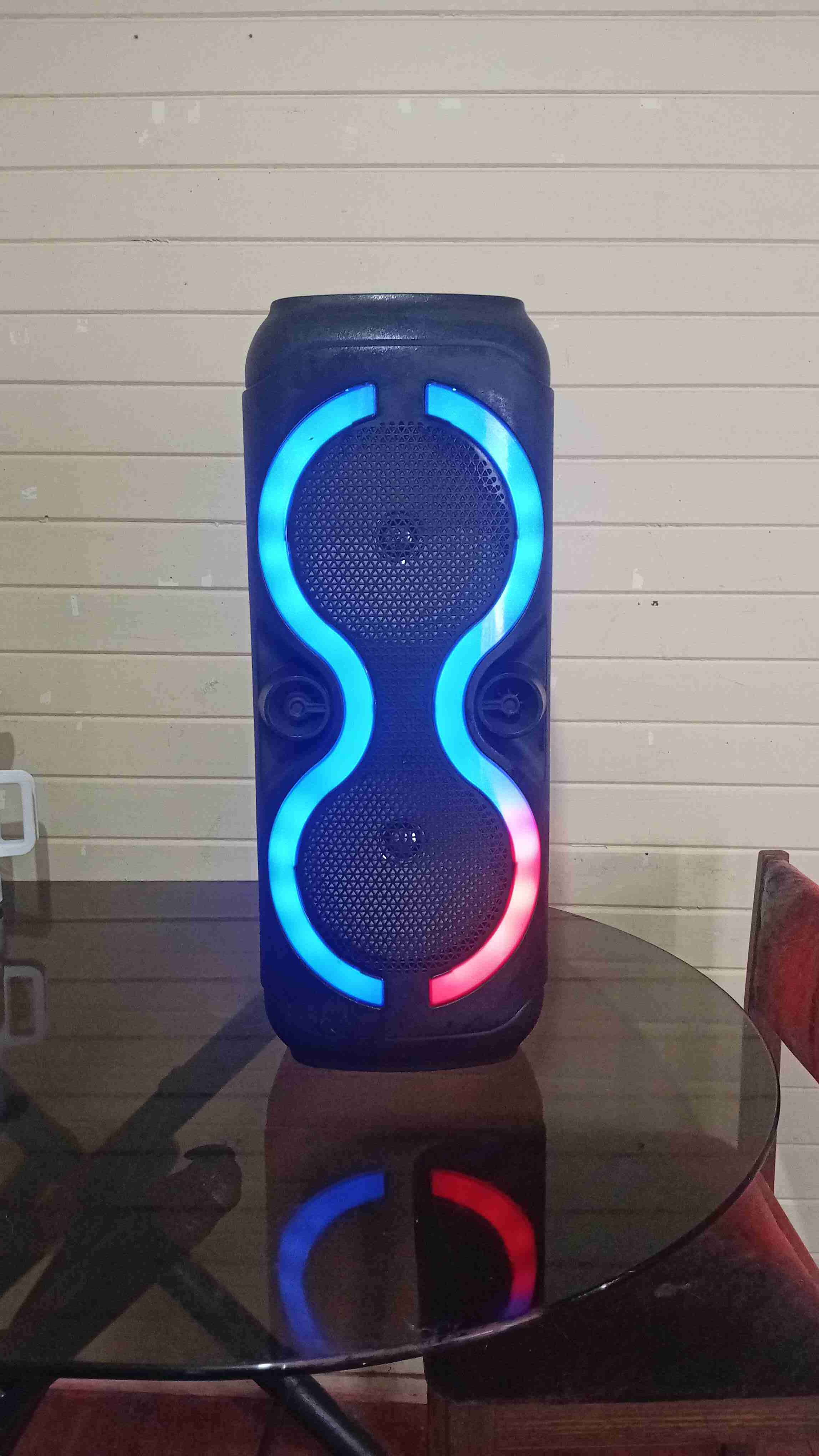 Parlante portátil con luces LED - miniatura 1